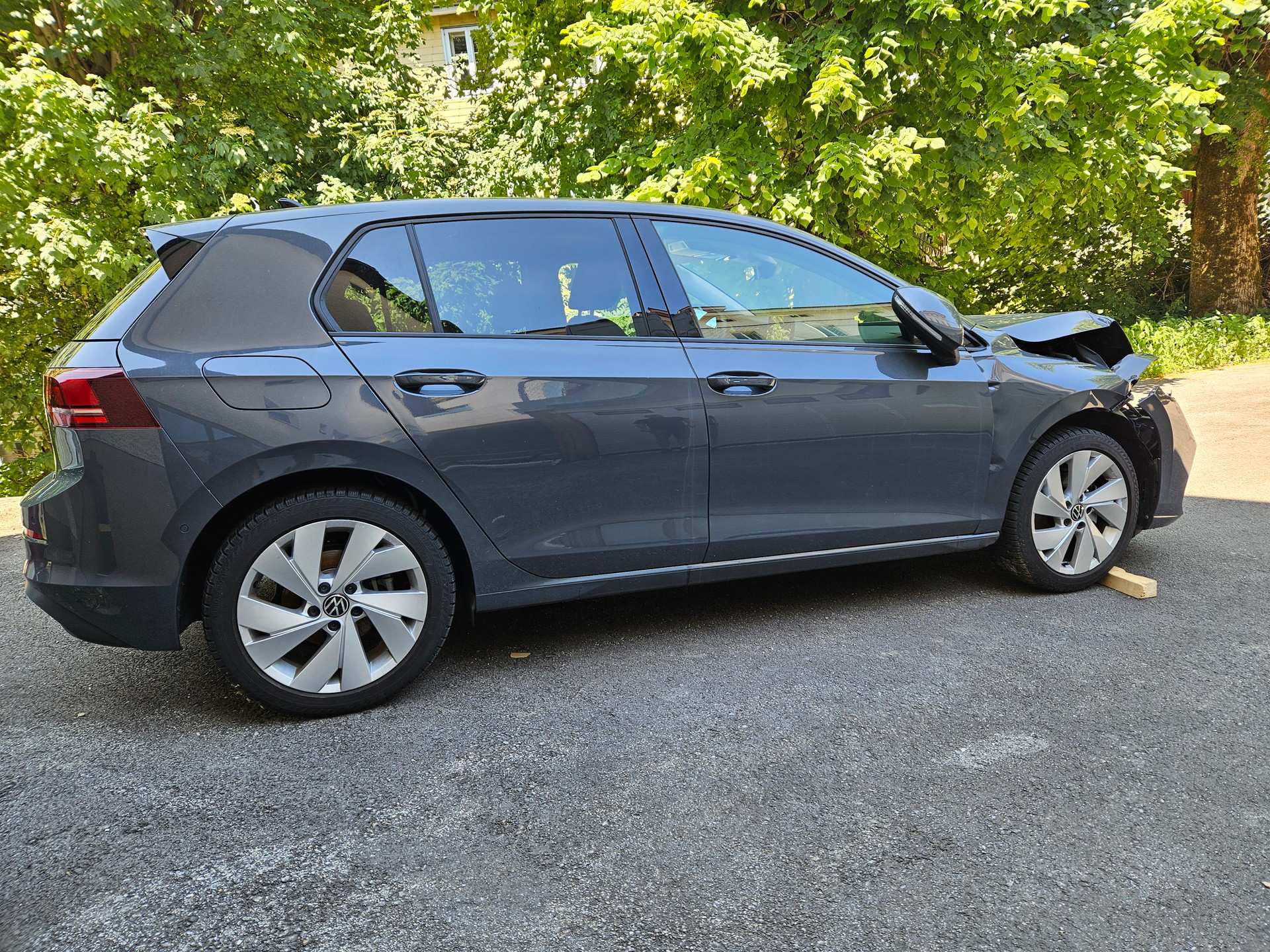 VW Golf 1.5 e TSI mHEV Life DSG beschadigt endommagé-image-1