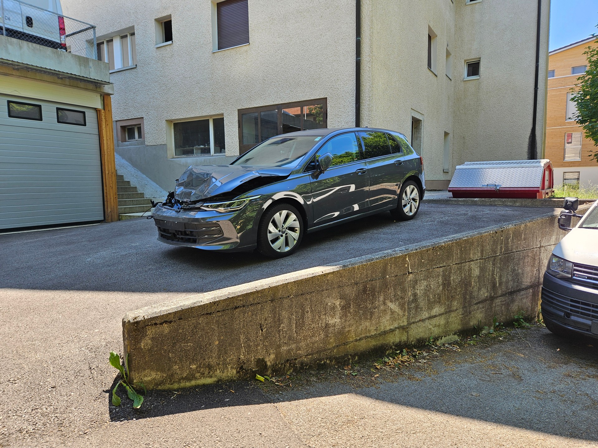 VW Golf 1.5 e TSI mHEV Life DSG beschadigt endommagé-image-11