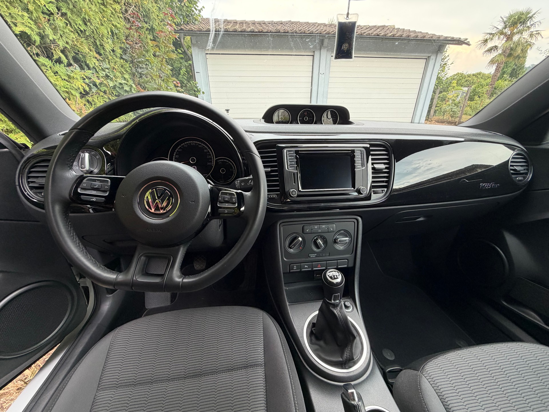 VW VW Beetle 1.2 TSI BlueMT-image-4
