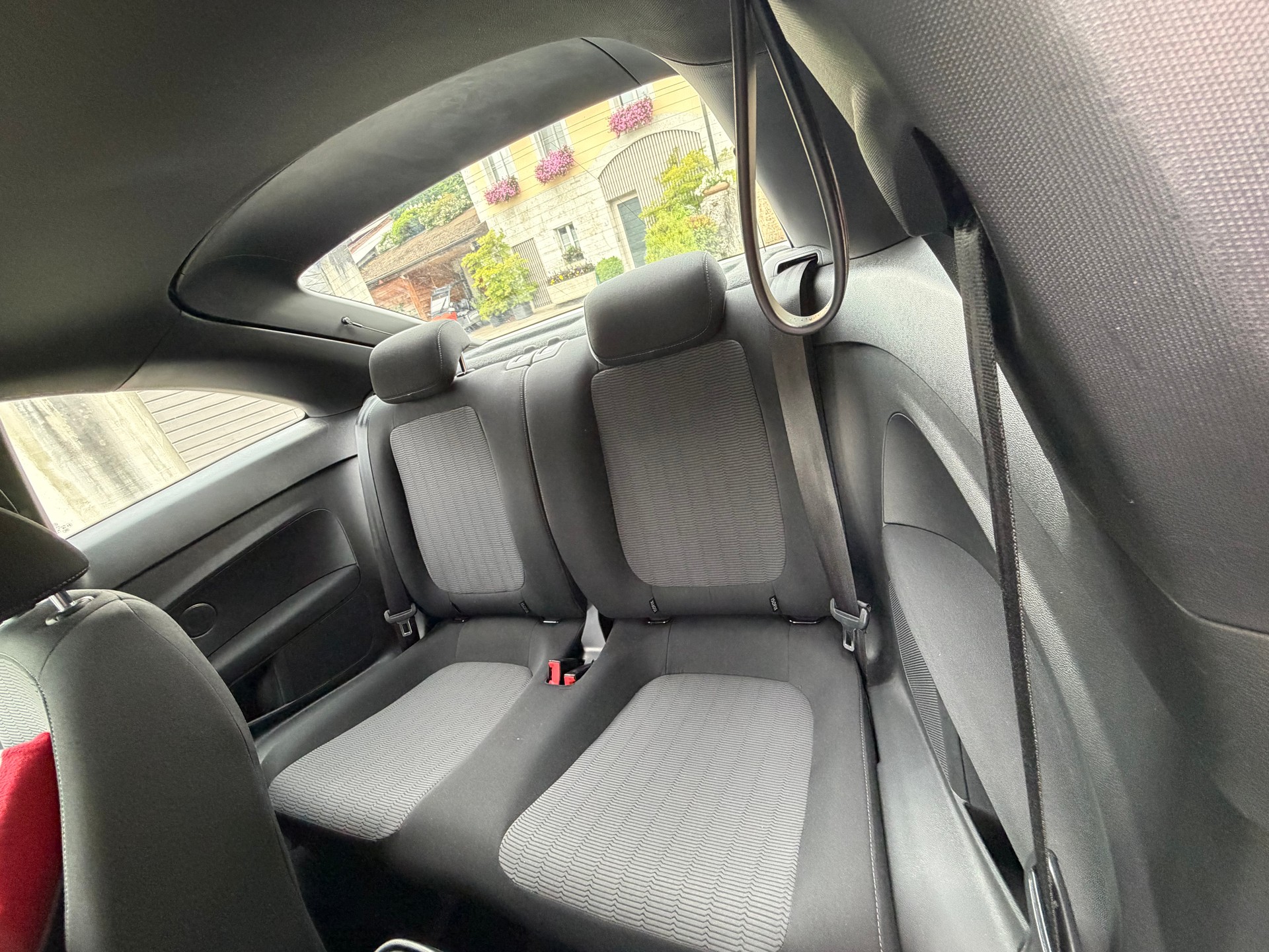 VW VW Beetle 1.2 TSI BlueMT-image-5
