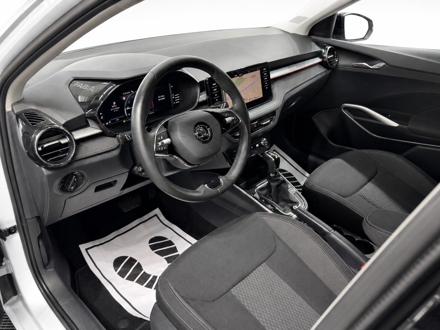 SKODA Fabia 1.5 TSI Style DSG-image-8