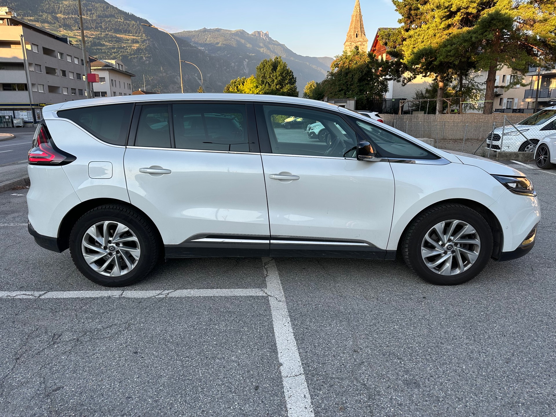 RENAULT Espace 1.6 dCi Intens EDC-image-5