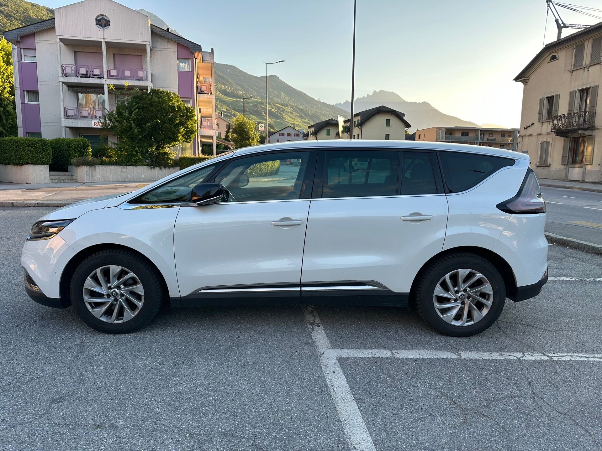 RENAULT Espace 1.6 dCi Intens EDC-image-1