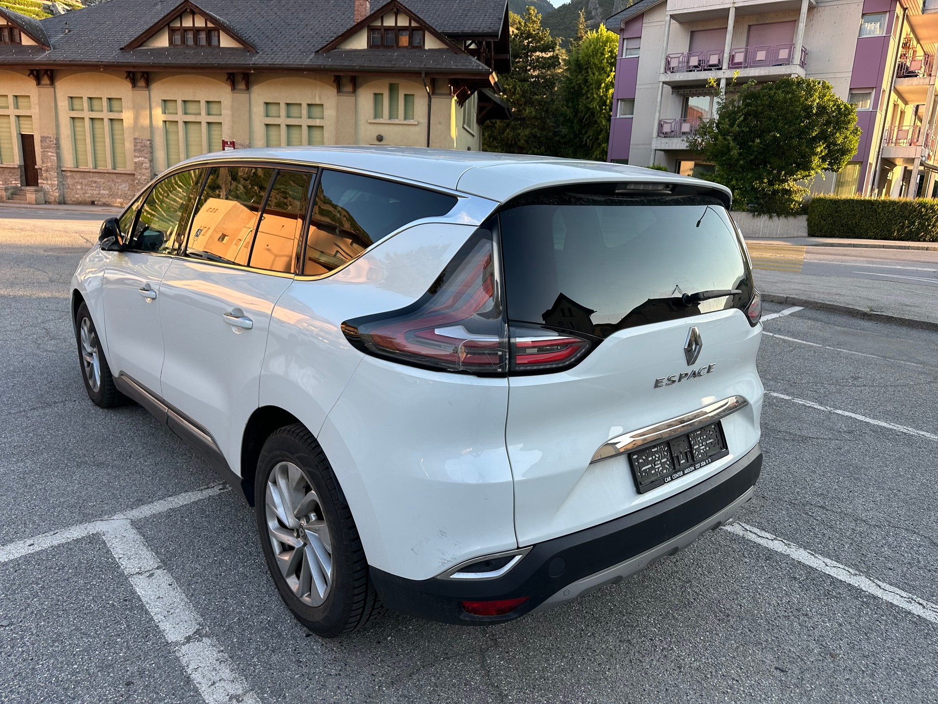 RENAULT Espace 1.6 dCi Intens EDC-image-2