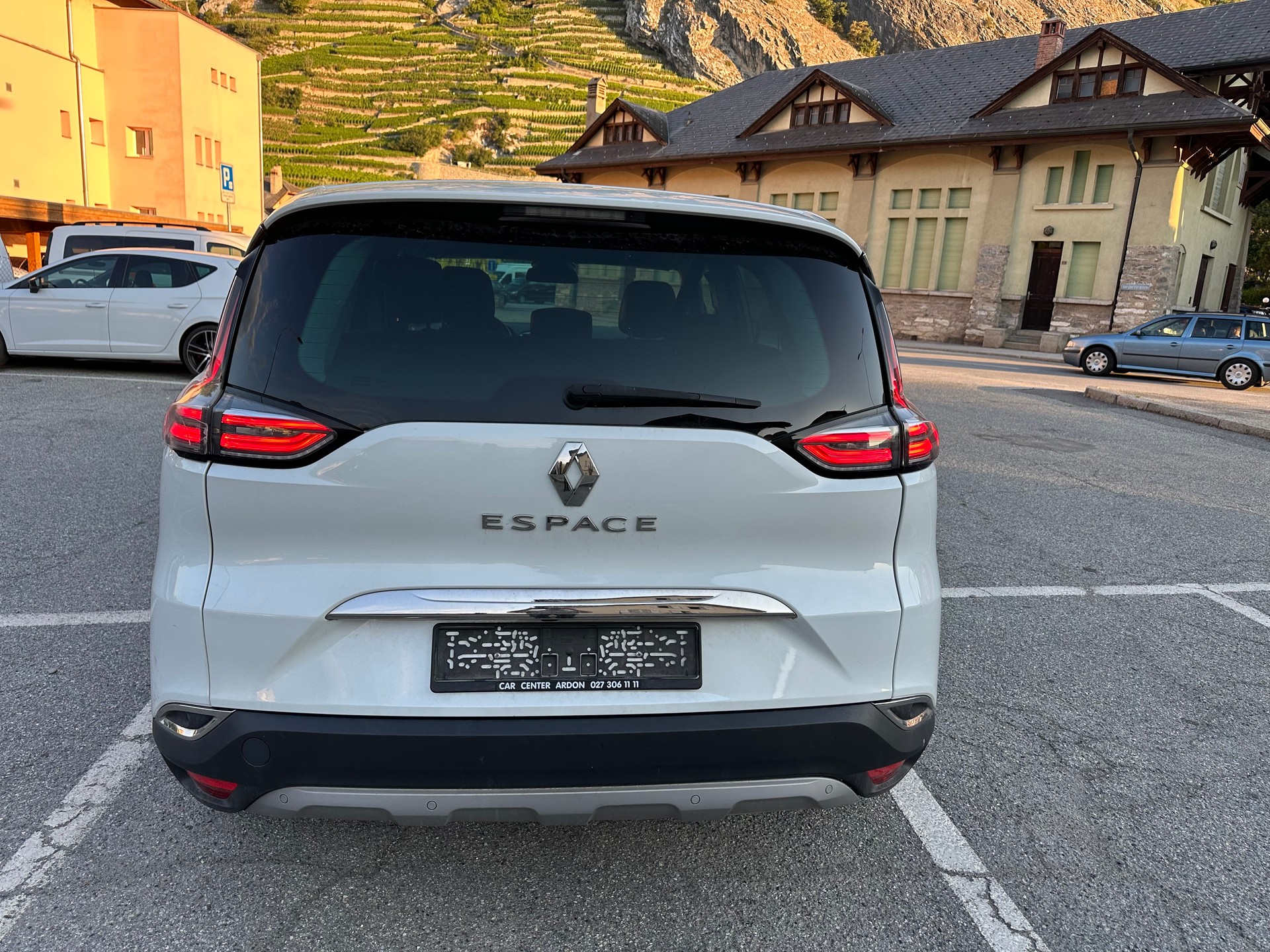 RENAULT Espace 1.6 dCi Intens EDC-image-4