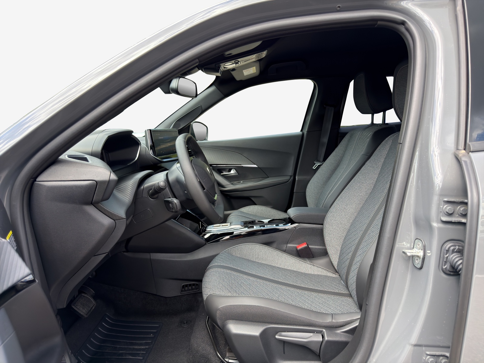 PEUGEOT 2008 1.2 145 MHEV Allure-image-7