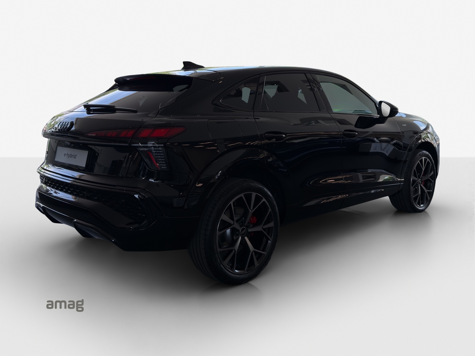 AUDI Q3 Sportback e-hybrid 200 kW S tronig-image-4