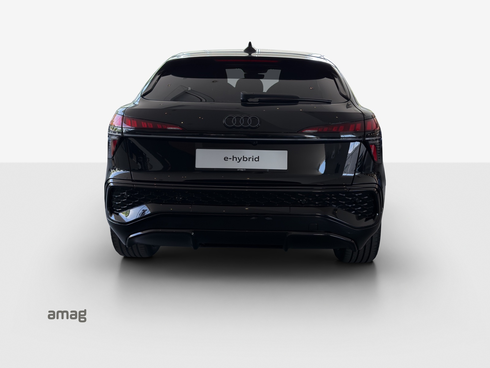 AUDI Q3 Sportback e-hybrid 200 kW S tronig-showroom-element-3