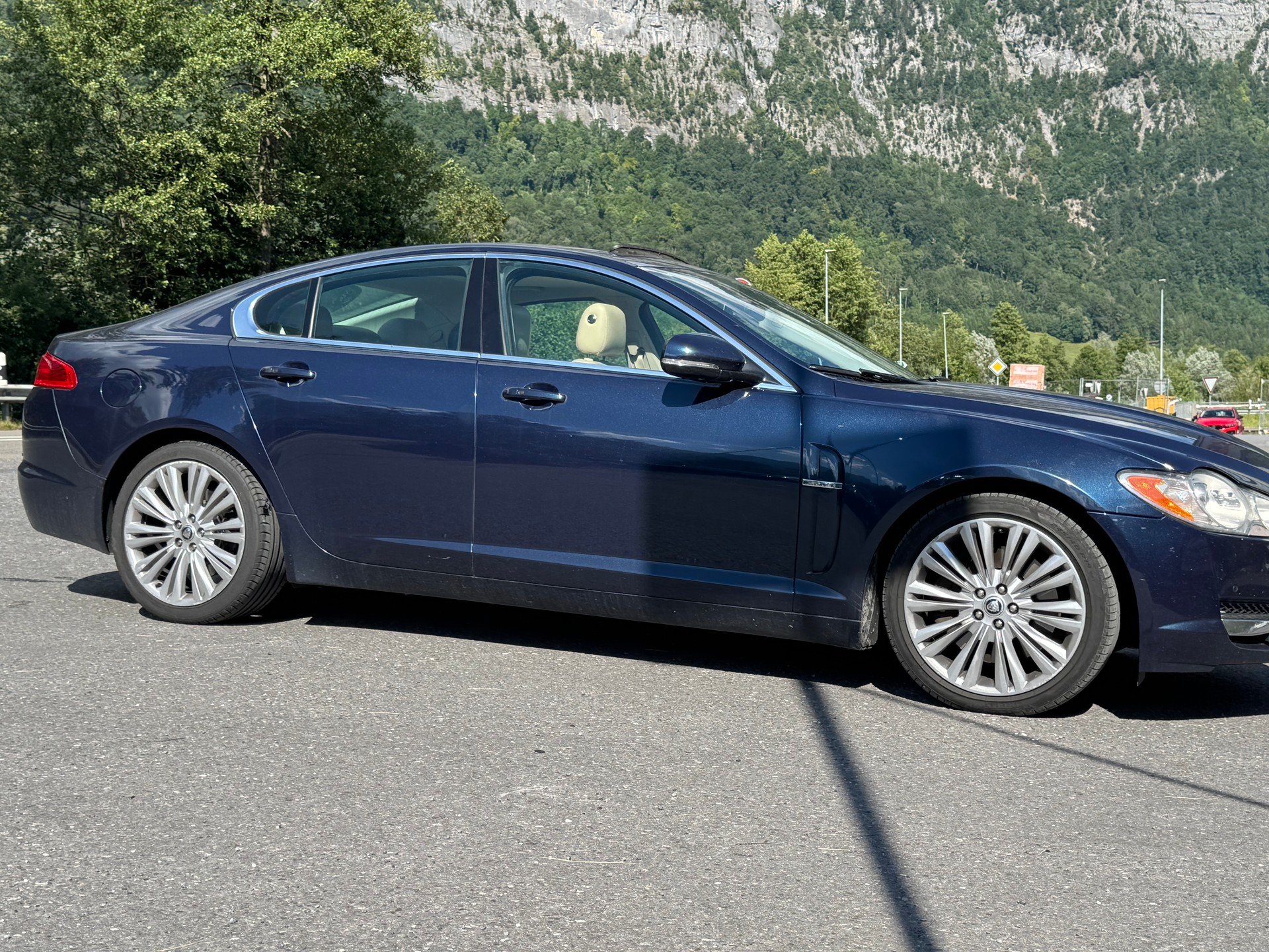 JAGUAR XF 3.0d S V6 Premium Luxury-image-13