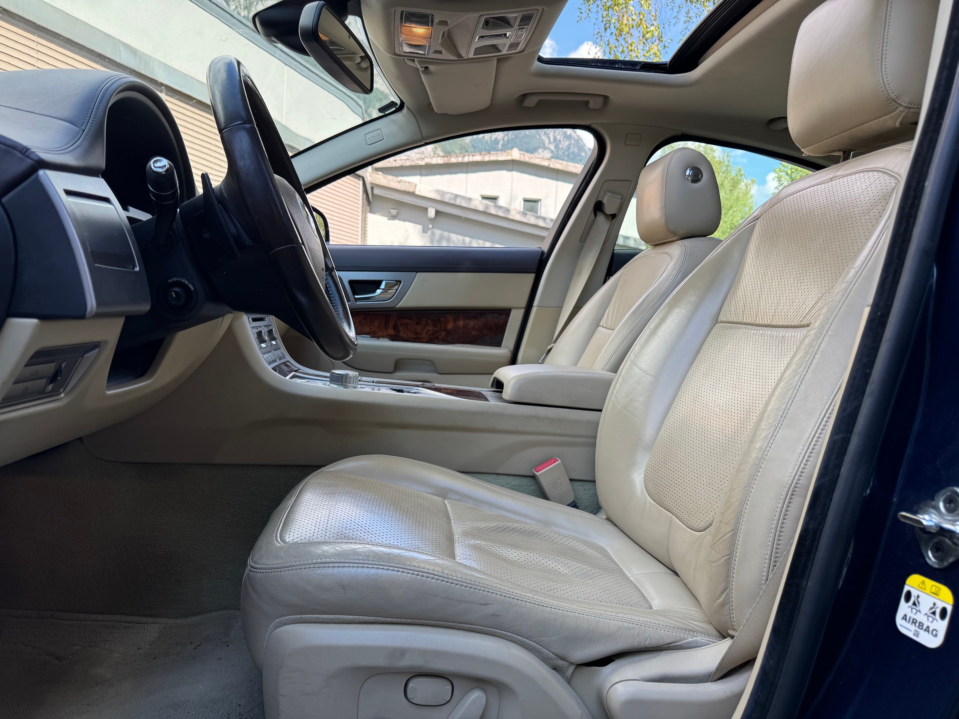 JAGUAR XF 3.0d S V6 Premium Luxury-image-6