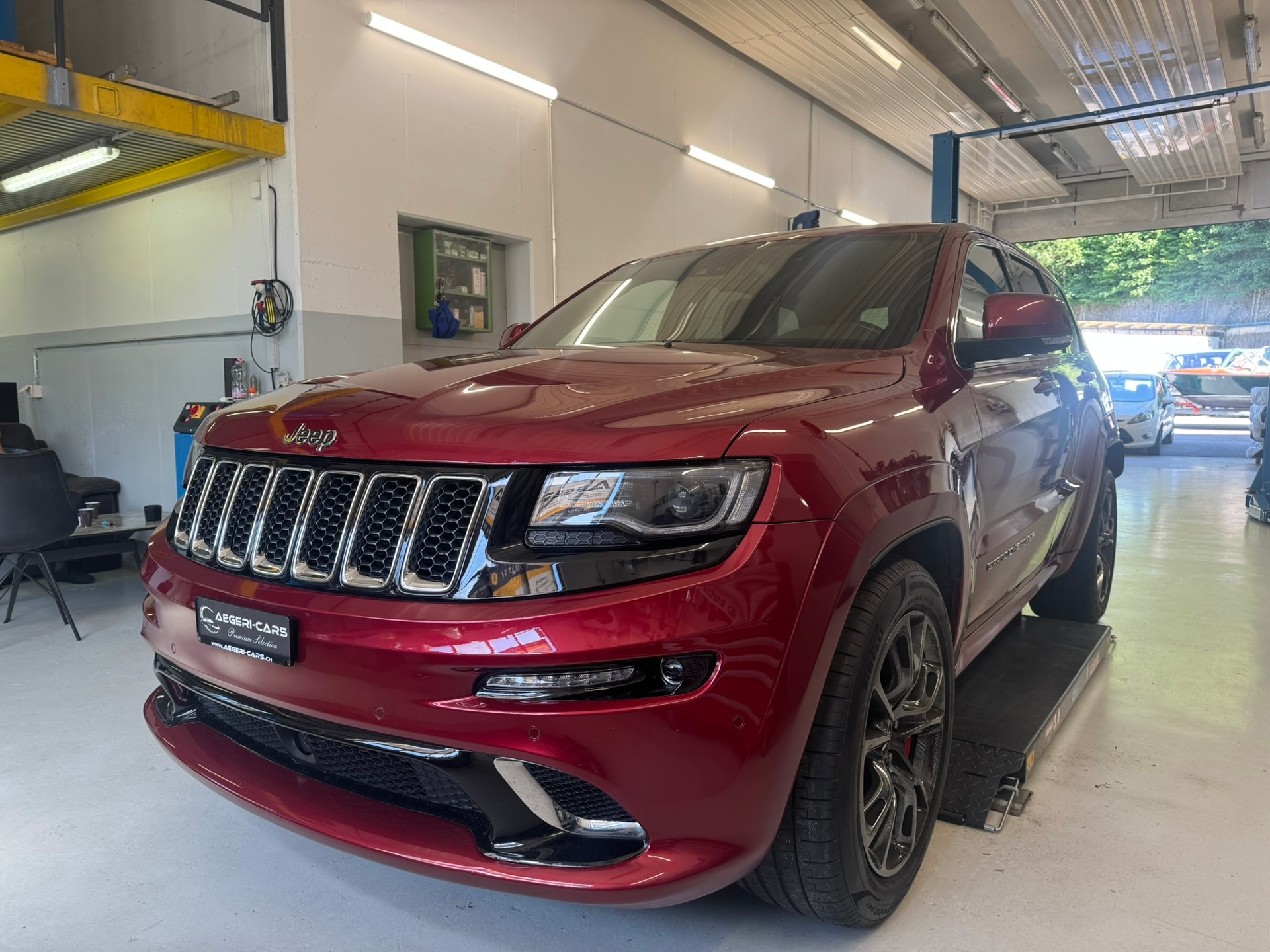 JEEP Grand Cherokee 6.4 V8 HEMI SRT8 Automatic-image-0