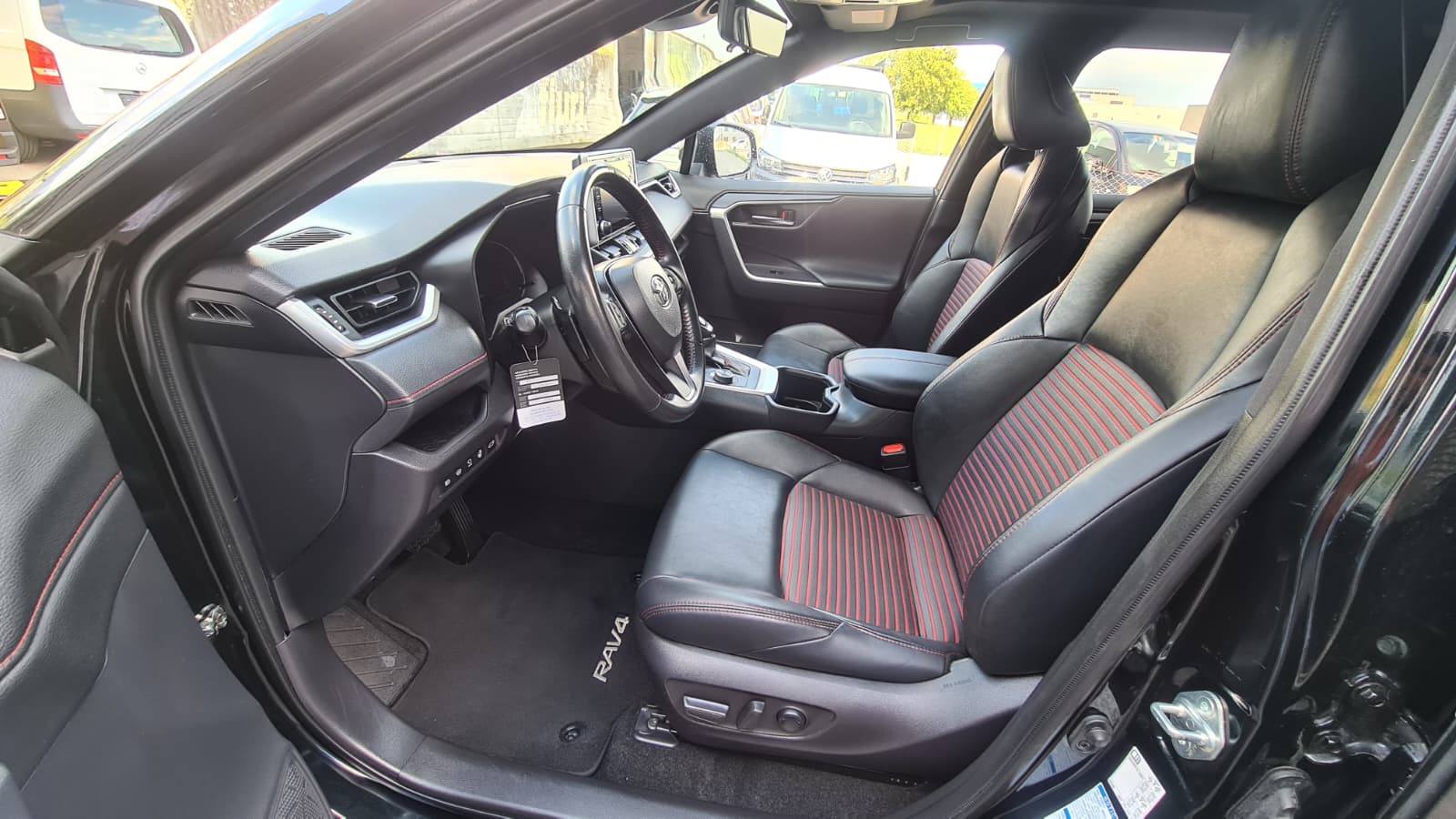 TOYOTA RAV-4 2.5 PHEV Premium e-CVT 4WD ** Voll-Leder ** Gr-Navi ** RF-Kamera 360° ** Abstandsregelsysteme ** Panorama-Glasdacgh **-image-17