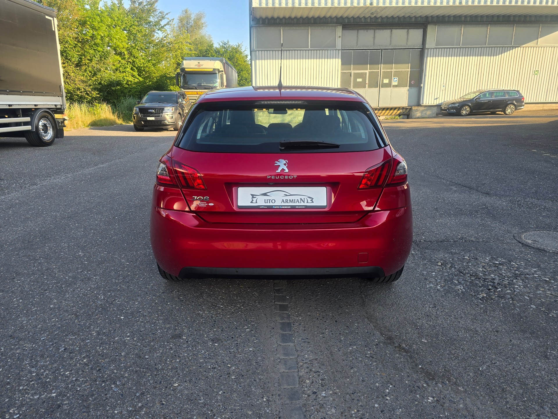 PEUGEOT 308 1.2 Pure Tech Tech Edition EAT8-image-3
