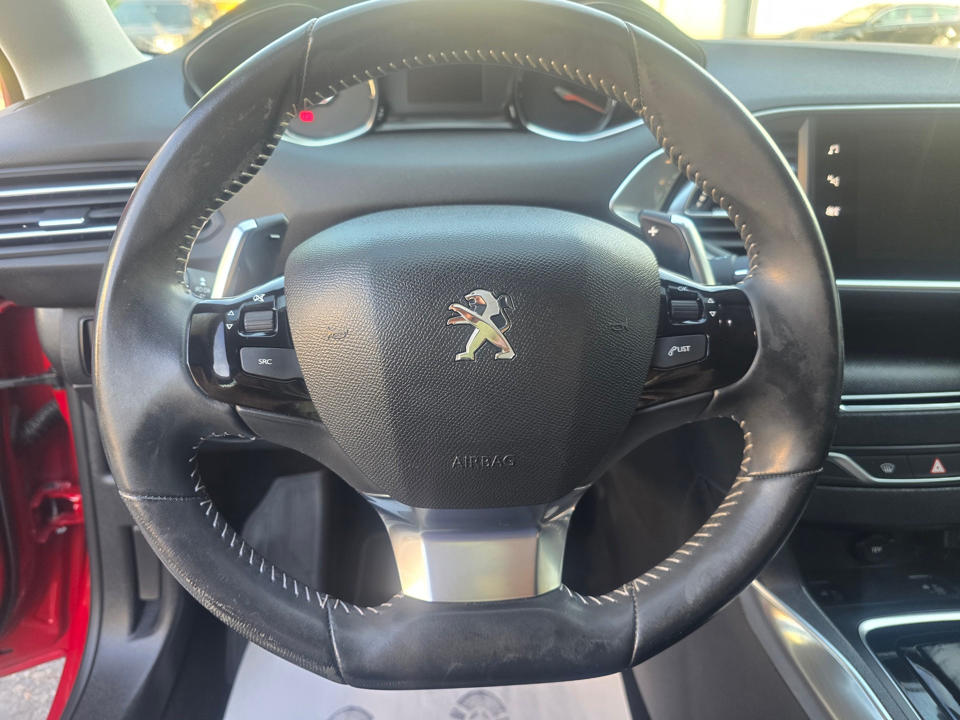 PEUGEOT 308 1.2 Pure Tech Tech Edition EAT8-image-15