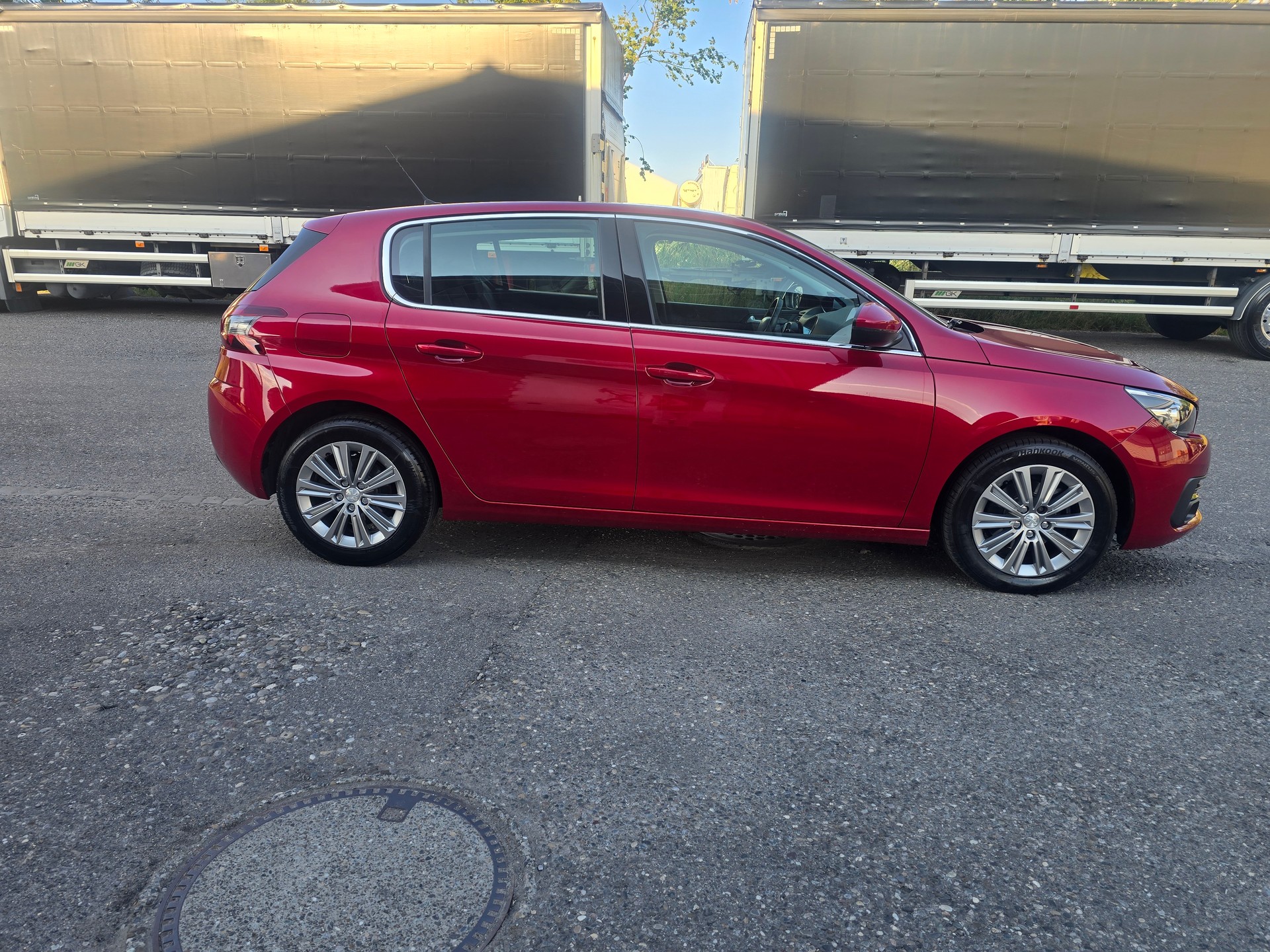 PEUGEOT 308 1.2 Pure Tech Tech Edition EAT8-image-7