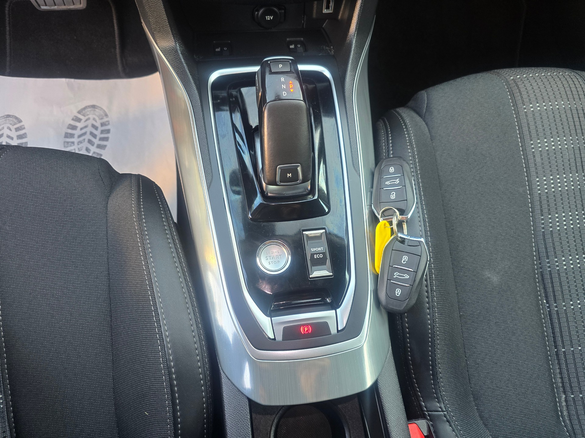 PEUGEOT 308 1.2 Pure Tech Tech Edition EAT8-image-16