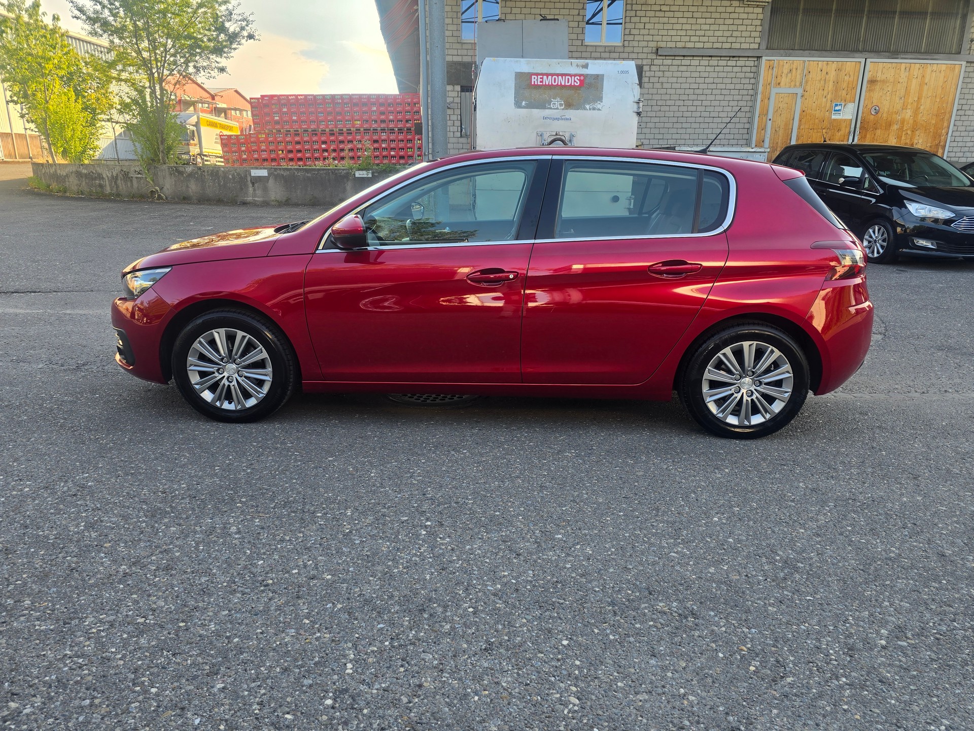 PEUGEOT 308 1.2 Pure Tech Tech Edition EAT8-image-8