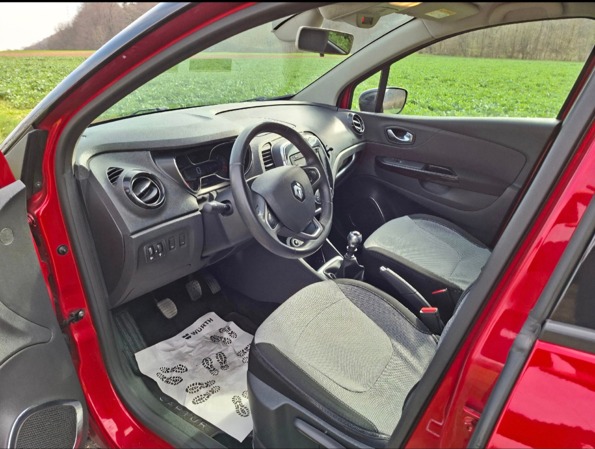 RENAULT Captur 1.2 T 16V Intens-image-8