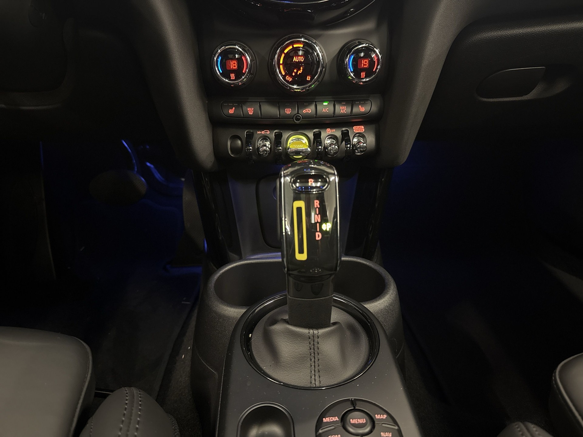MINI Cooper SE-image-12