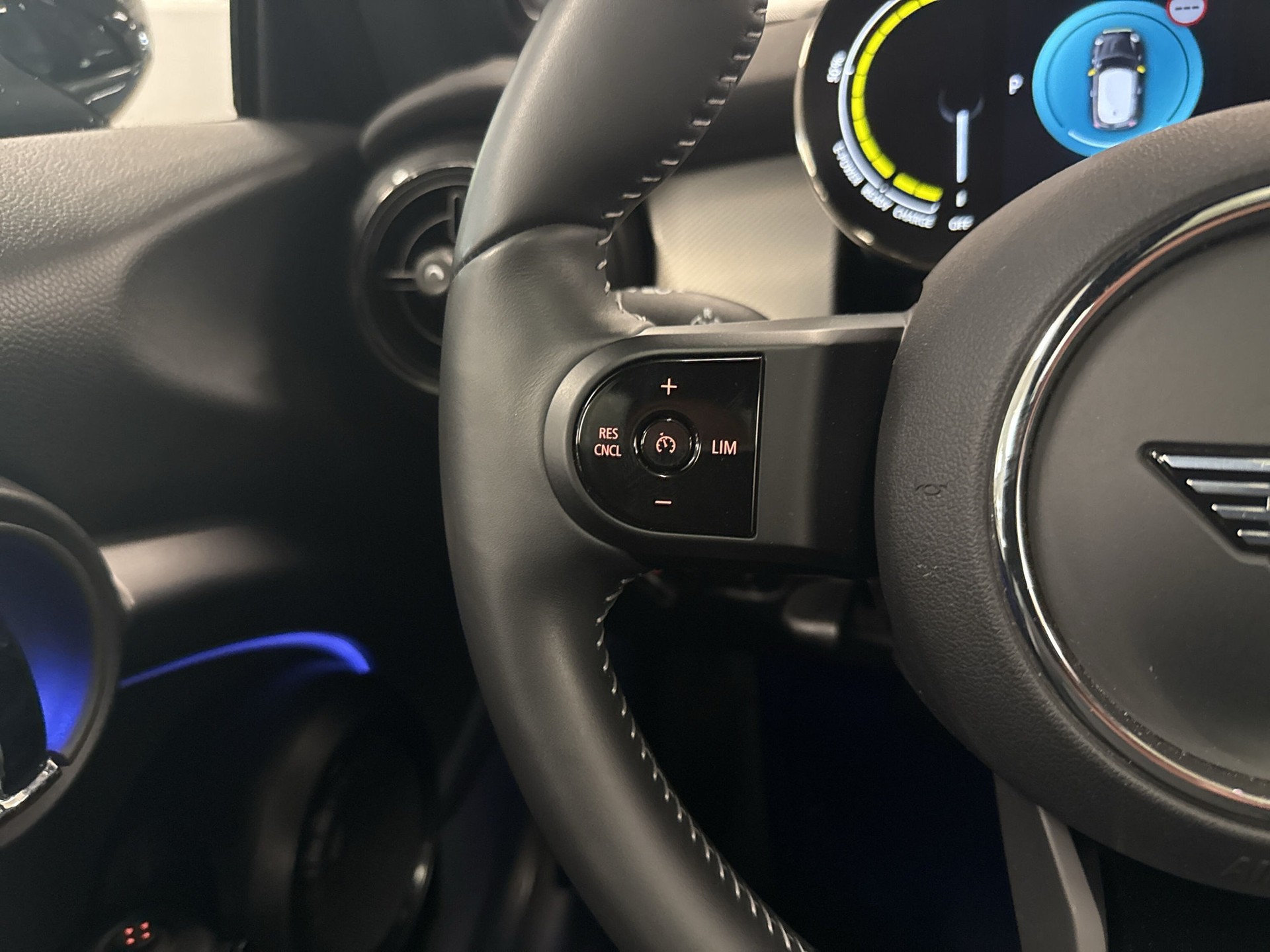MINI Cooper SE-image-14