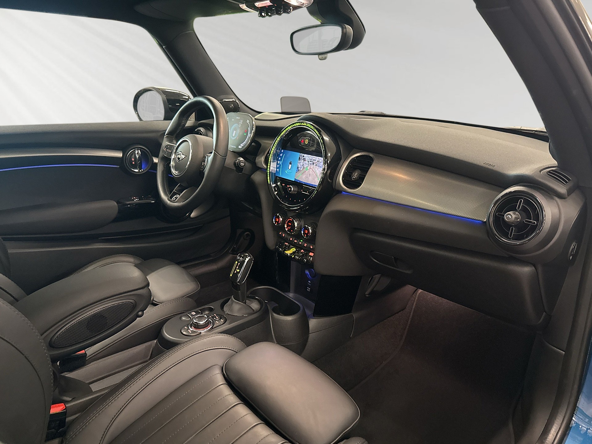 MINI Cooper SE-image-4