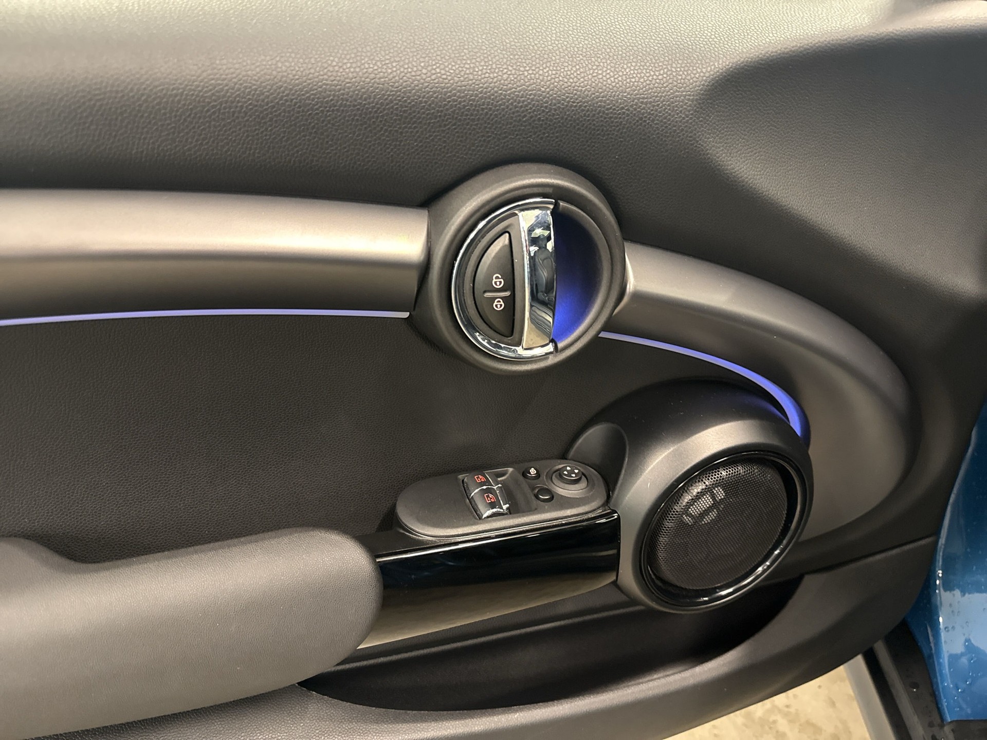 MINI Cooper SE-image-16
