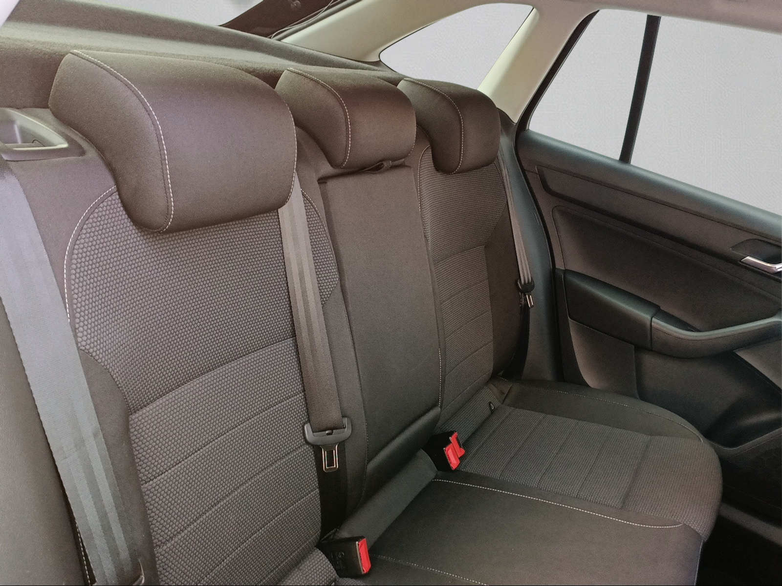 SKODA Rapid Spaceback 1.4 TSI Ambition DSG-image-16