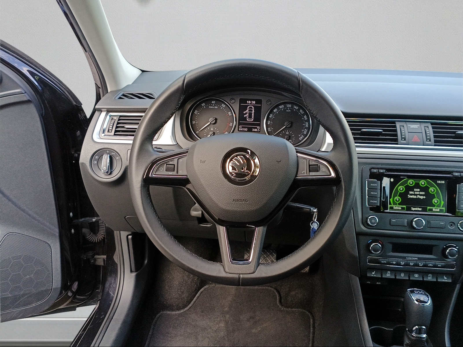 SKODA Rapid Spaceback 1.4 TSI Ambition DSG-image-12