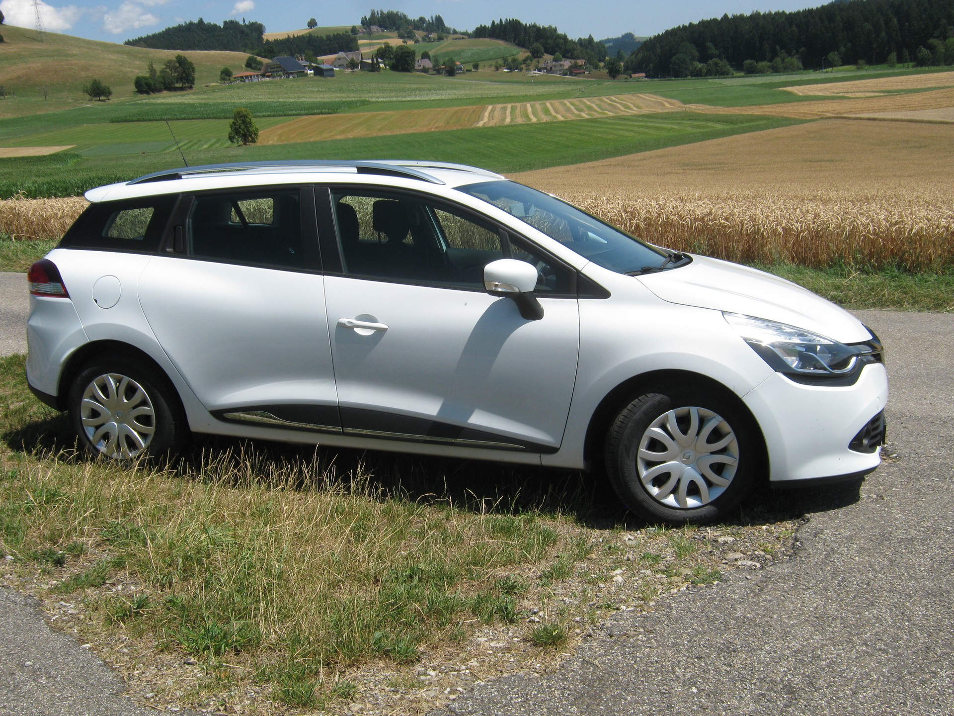 RENAULT Clio Grandtour 1.2 16V Authentique-image-4