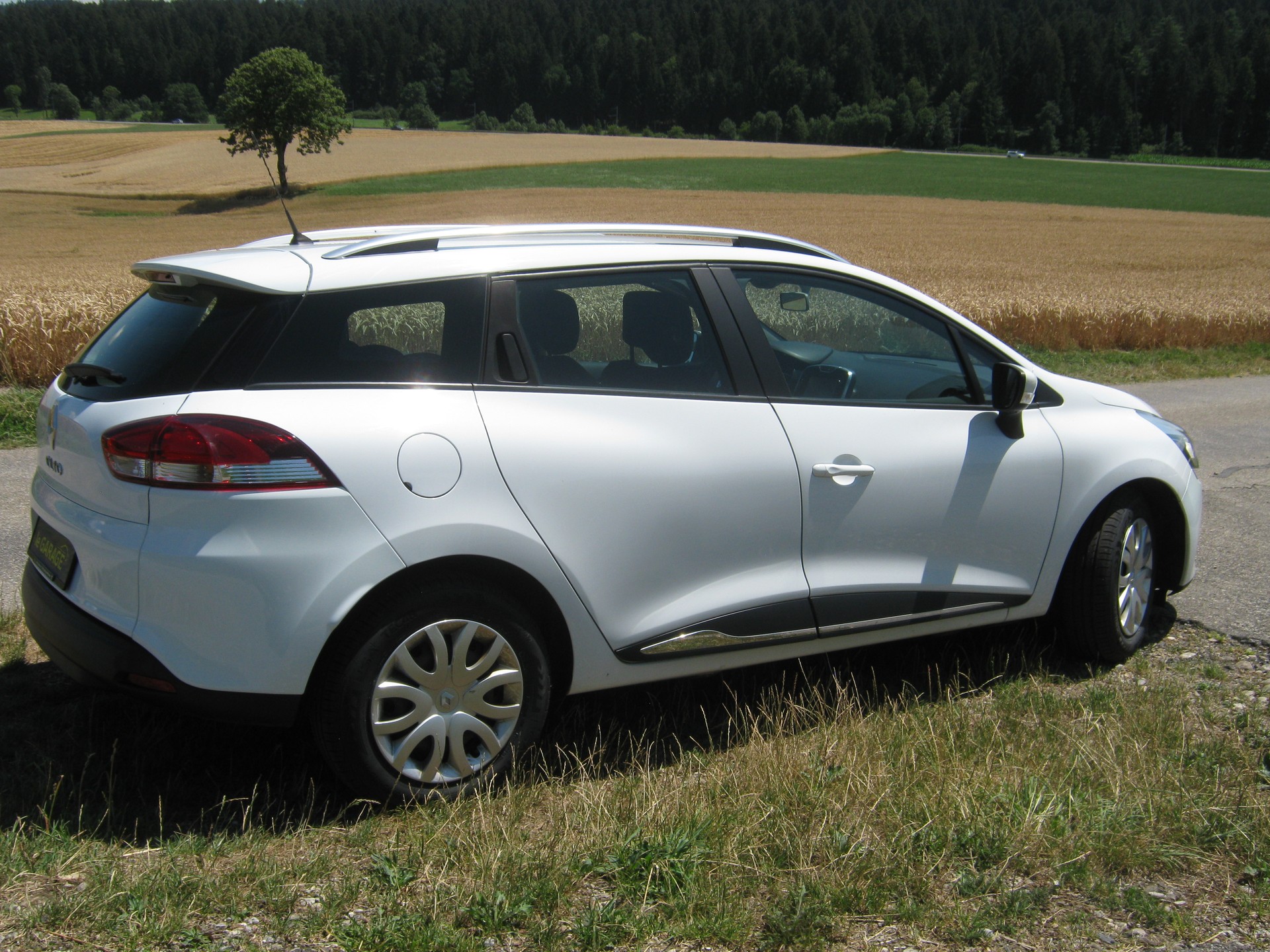 RENAULT Clio Grandtour 1.2 16V Authentique-image-5