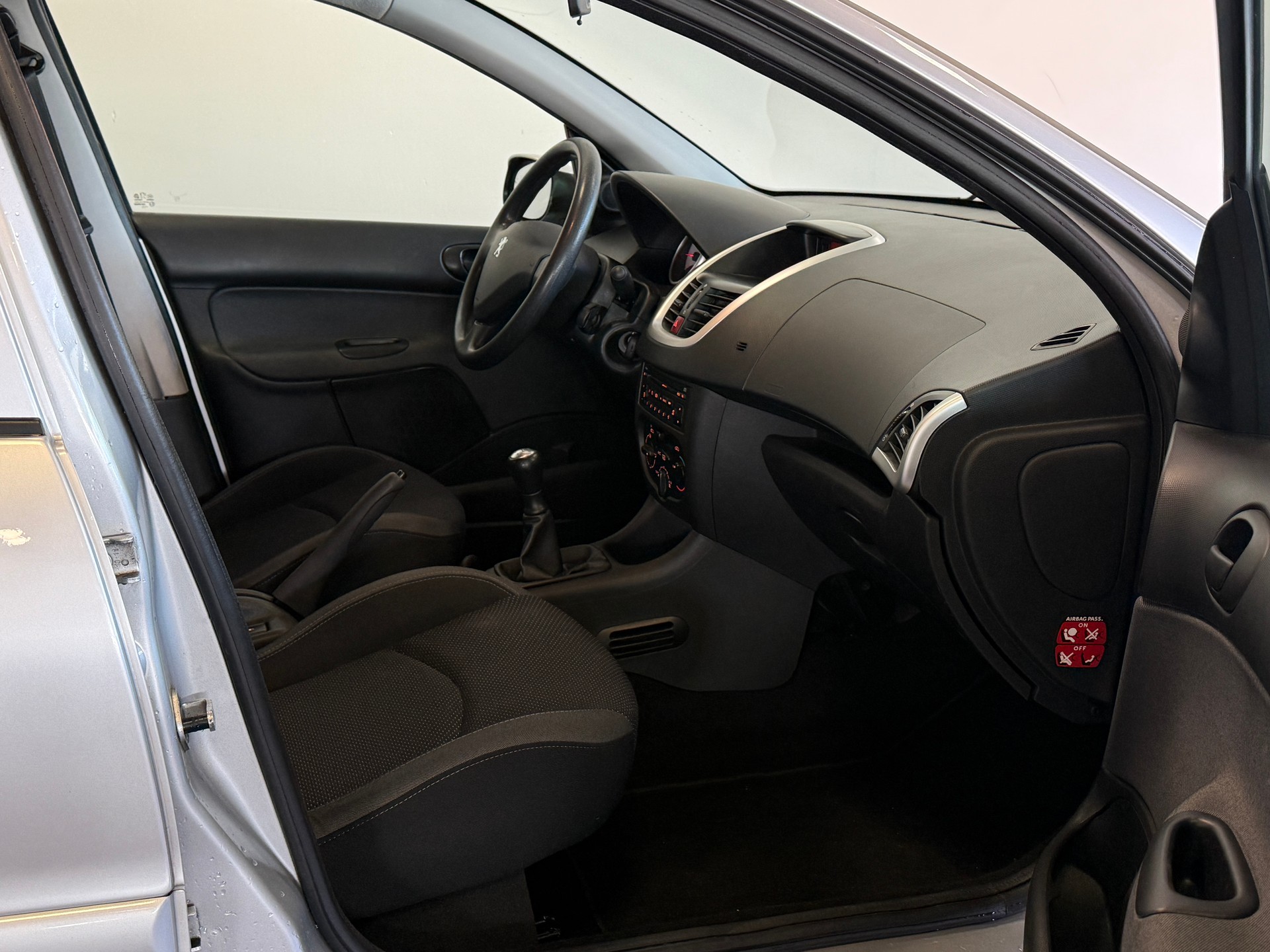 PEUGEOT 206+ 1.4 Trendy *Klima*-image-6