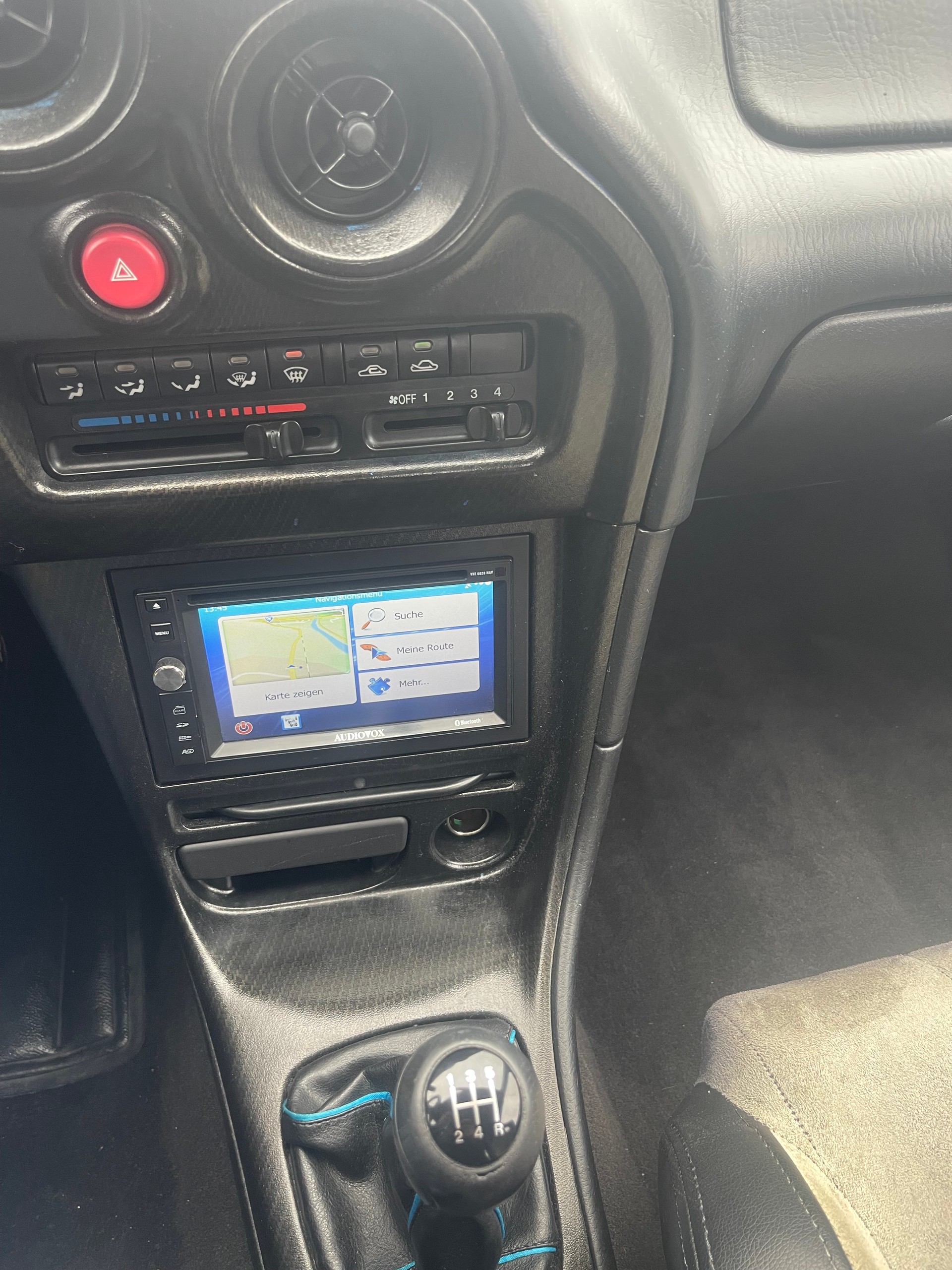 MAZDA MX-3 1.8i-24-image-4