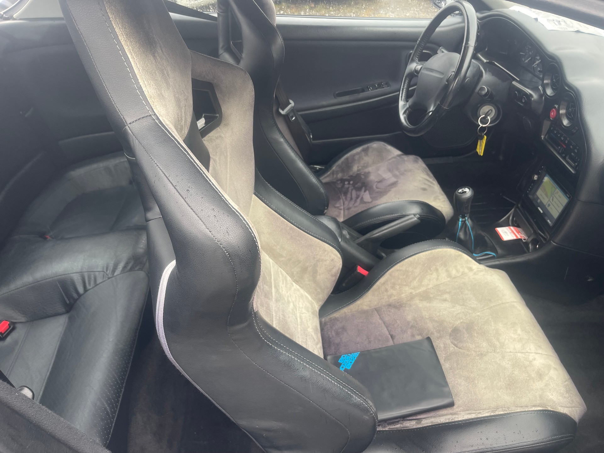 MAZDA MX-3 1.8i-24-image-6