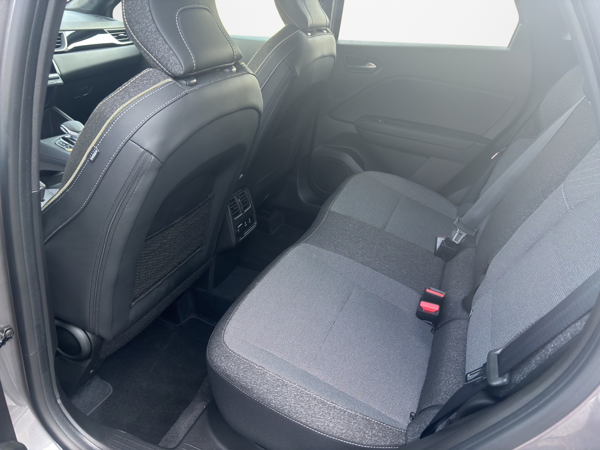 MITSUBISHI ASX 1.6 HEV Instyle-image-10