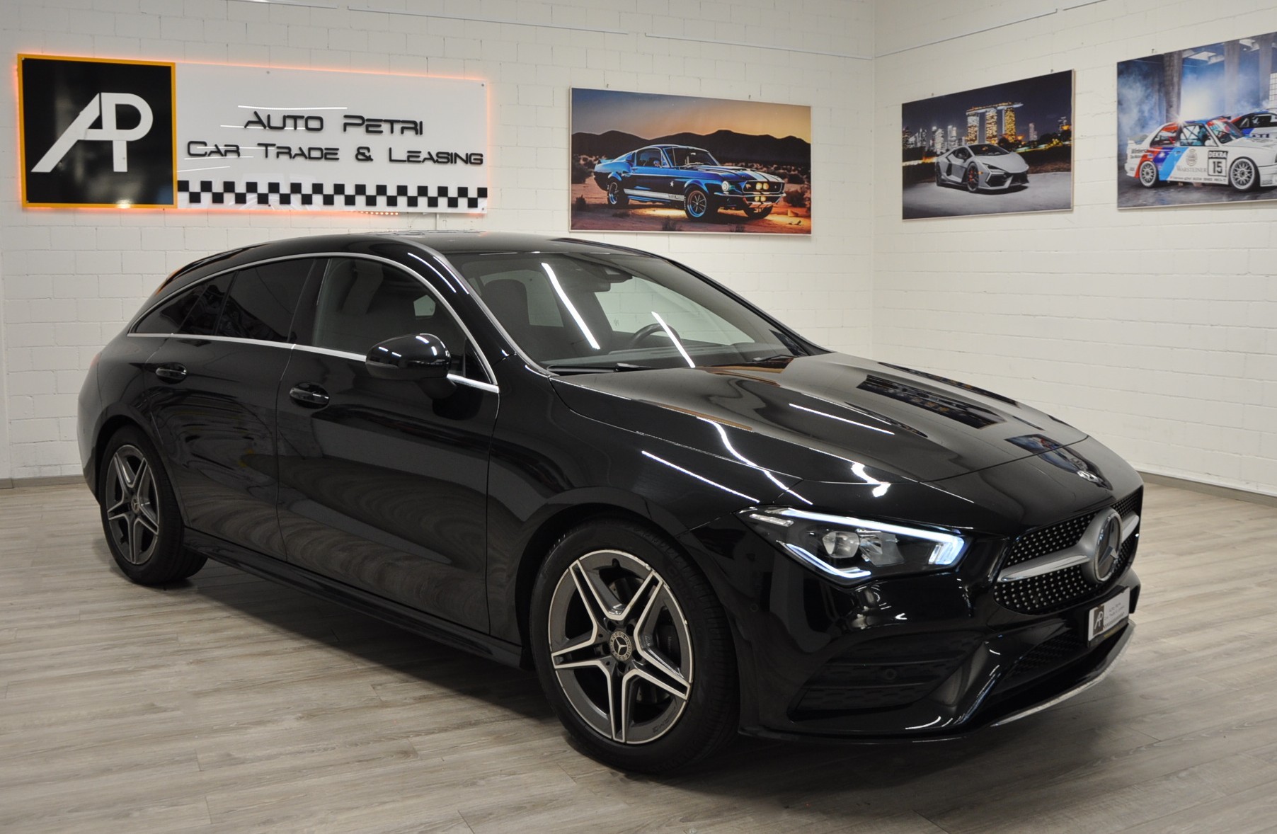 MERCEDES-BENZ CLA Shooting Brake 220 d 4Matic AMG Line-image-5