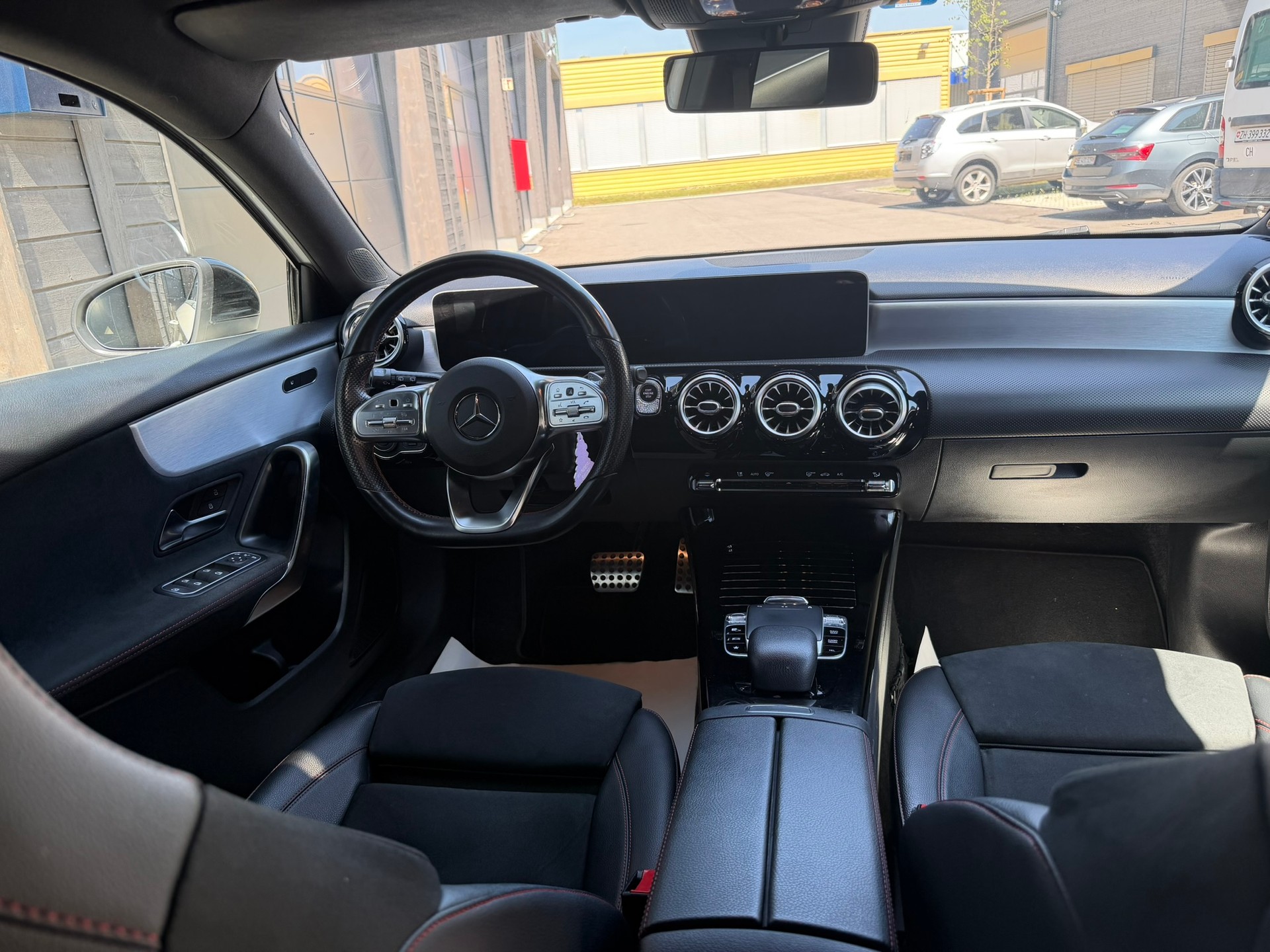 MERCEDES-BENZ AMG Line-image-12