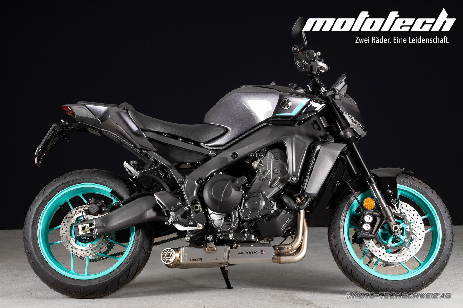 YAMAHA MT-09 Stage 1 Spark (35kW)-showroom-element-1