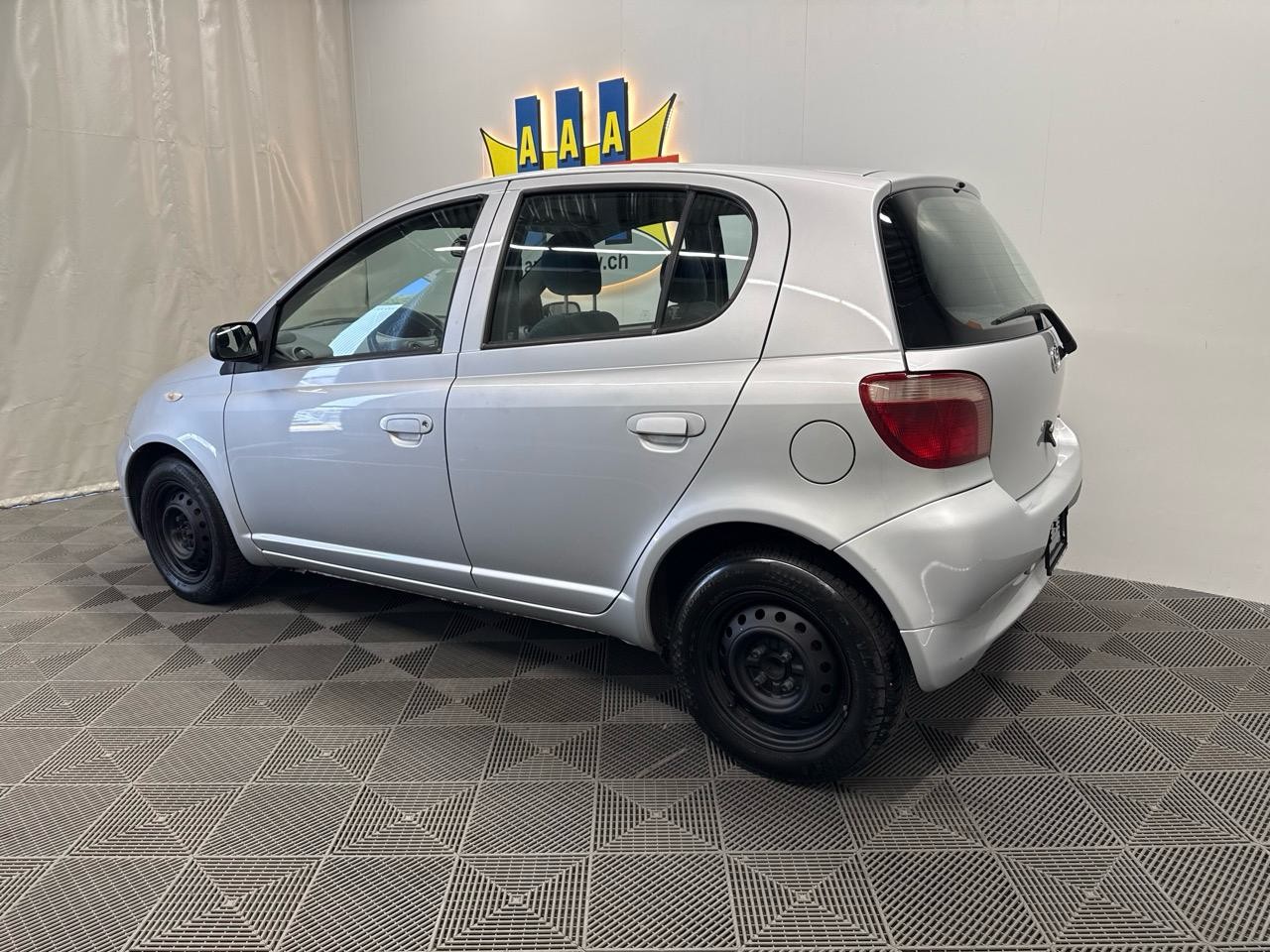 TOYOTA Yaris 1.3 Linea Luna-image-1