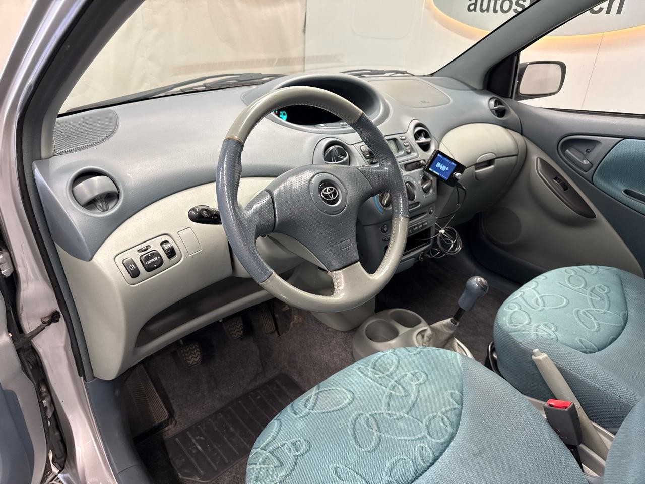 TOYOTA Yaris 1.3 Linea Luna-image-2