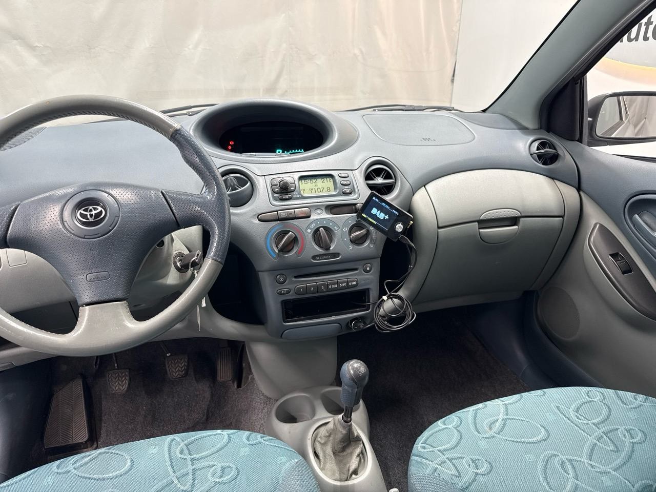 TOYOTA Yaris 1.3 Linea Luna-image-4