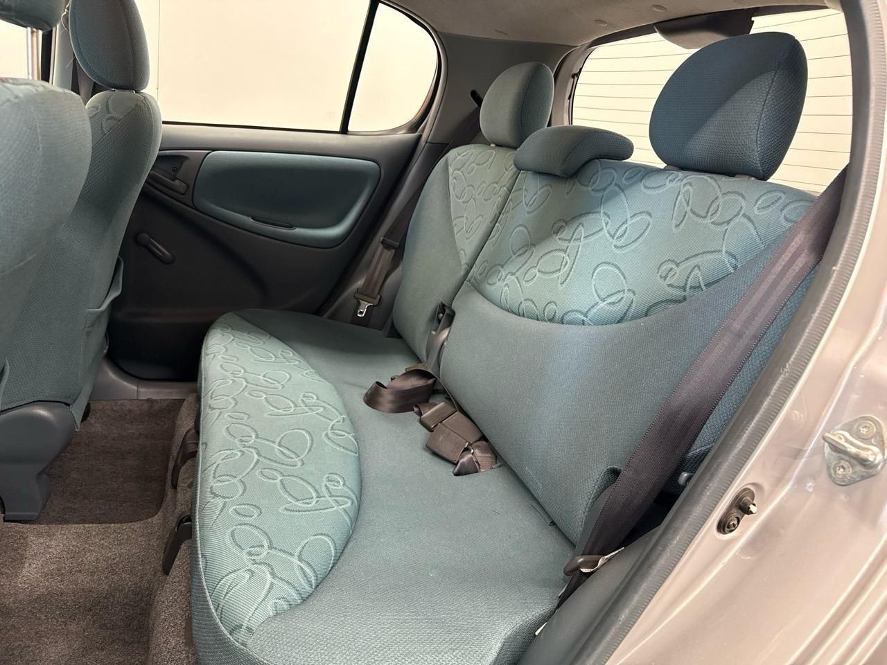TOYOTA Yaris 1.3 Linea Luna-image-7