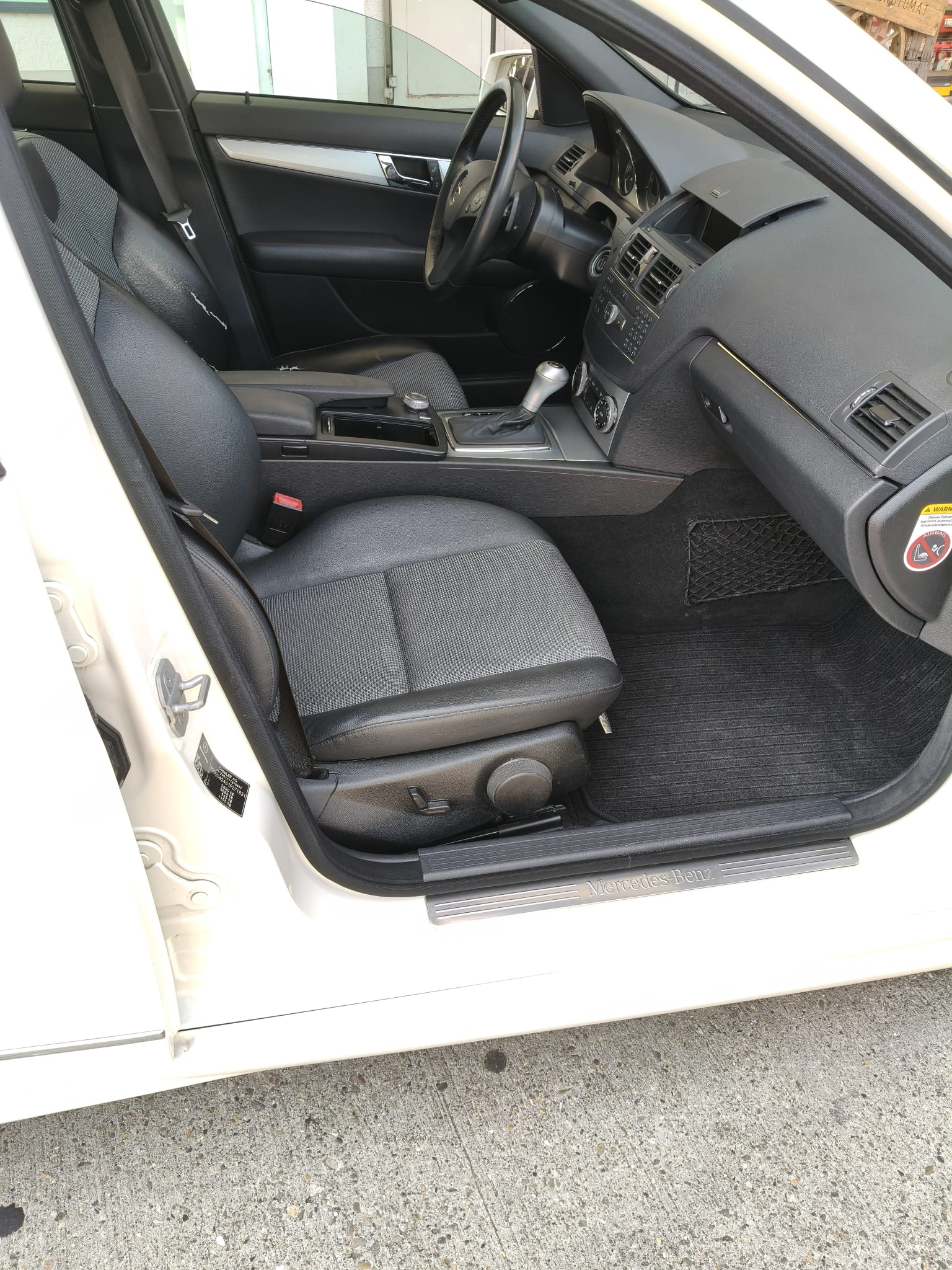 MERCEDES-BENZ C 180 Kompressor Avantgarde Automatic AMG Paket-image-8