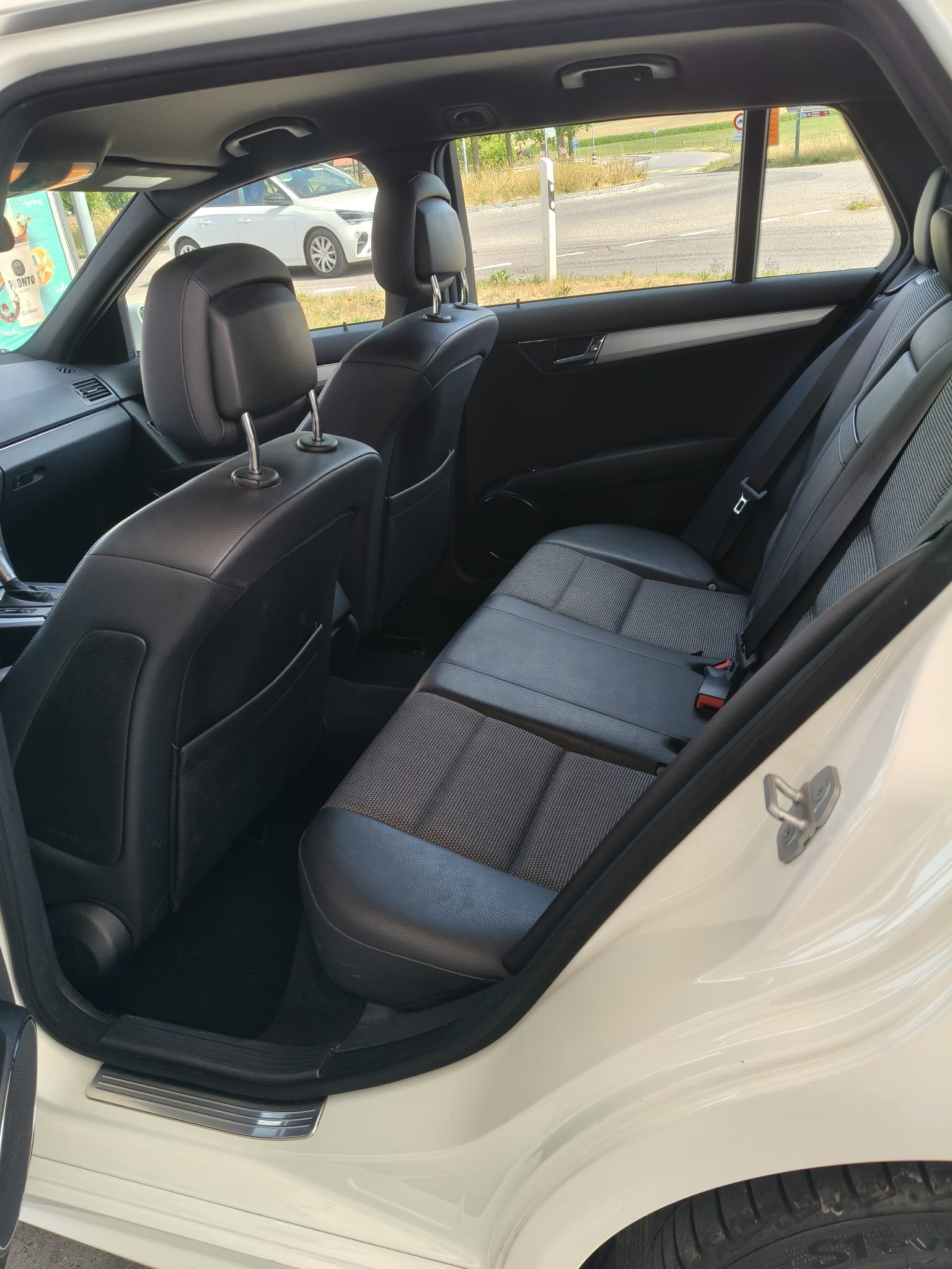 MERCEDES-BENZ C 180 Kompressor Avantgarde Automatic AMG Paket-image-11