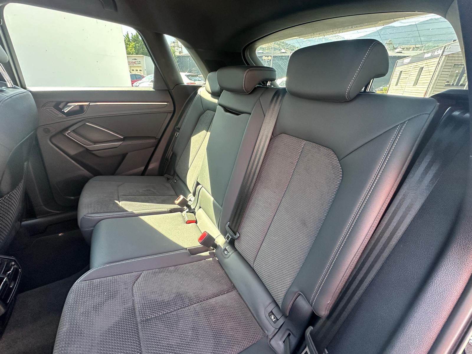AUDI Q3 35 TFSI S line Attraction S-tronic-image-8