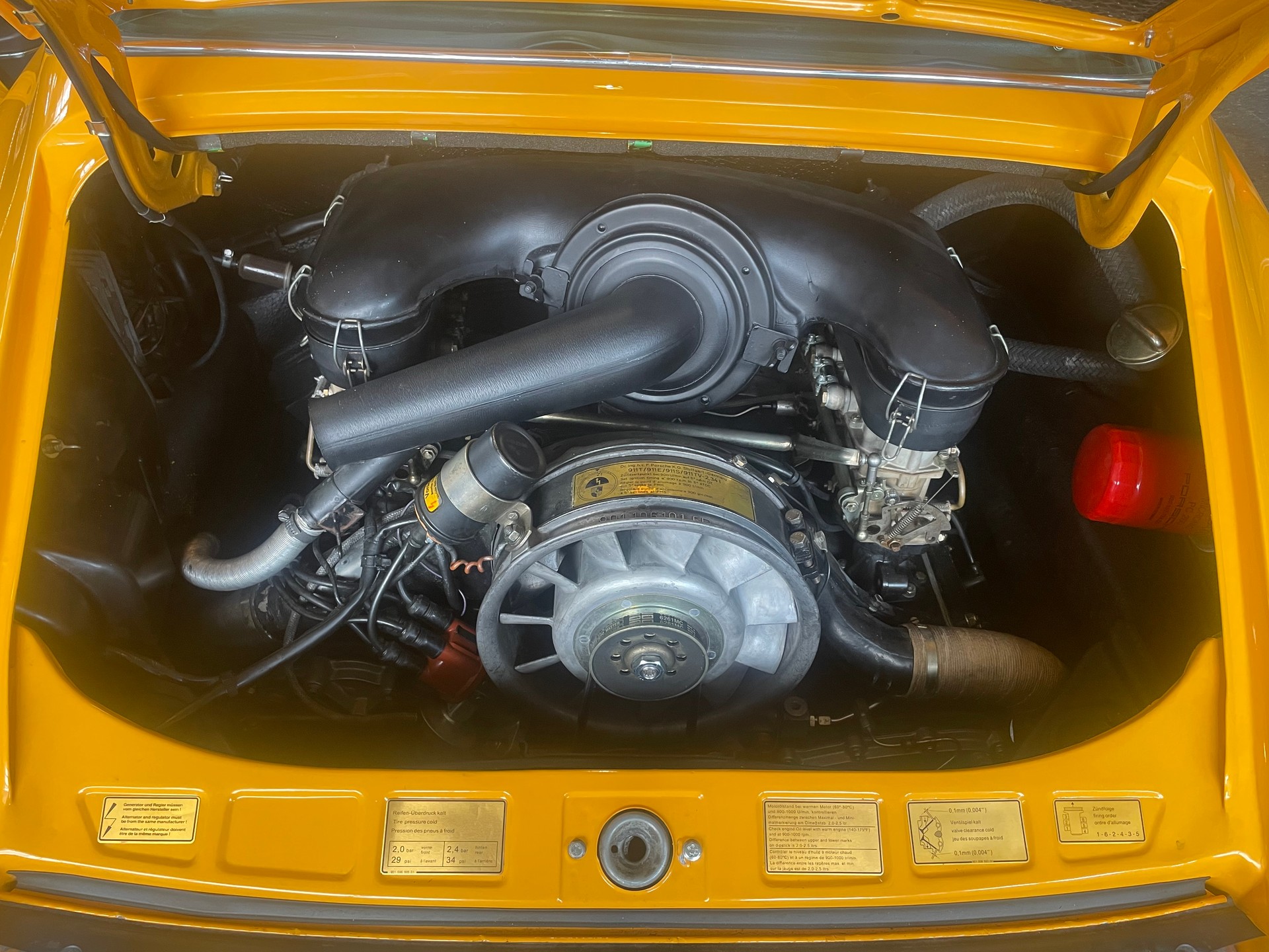 PORSCHE 911 2,4 T targa-image-11