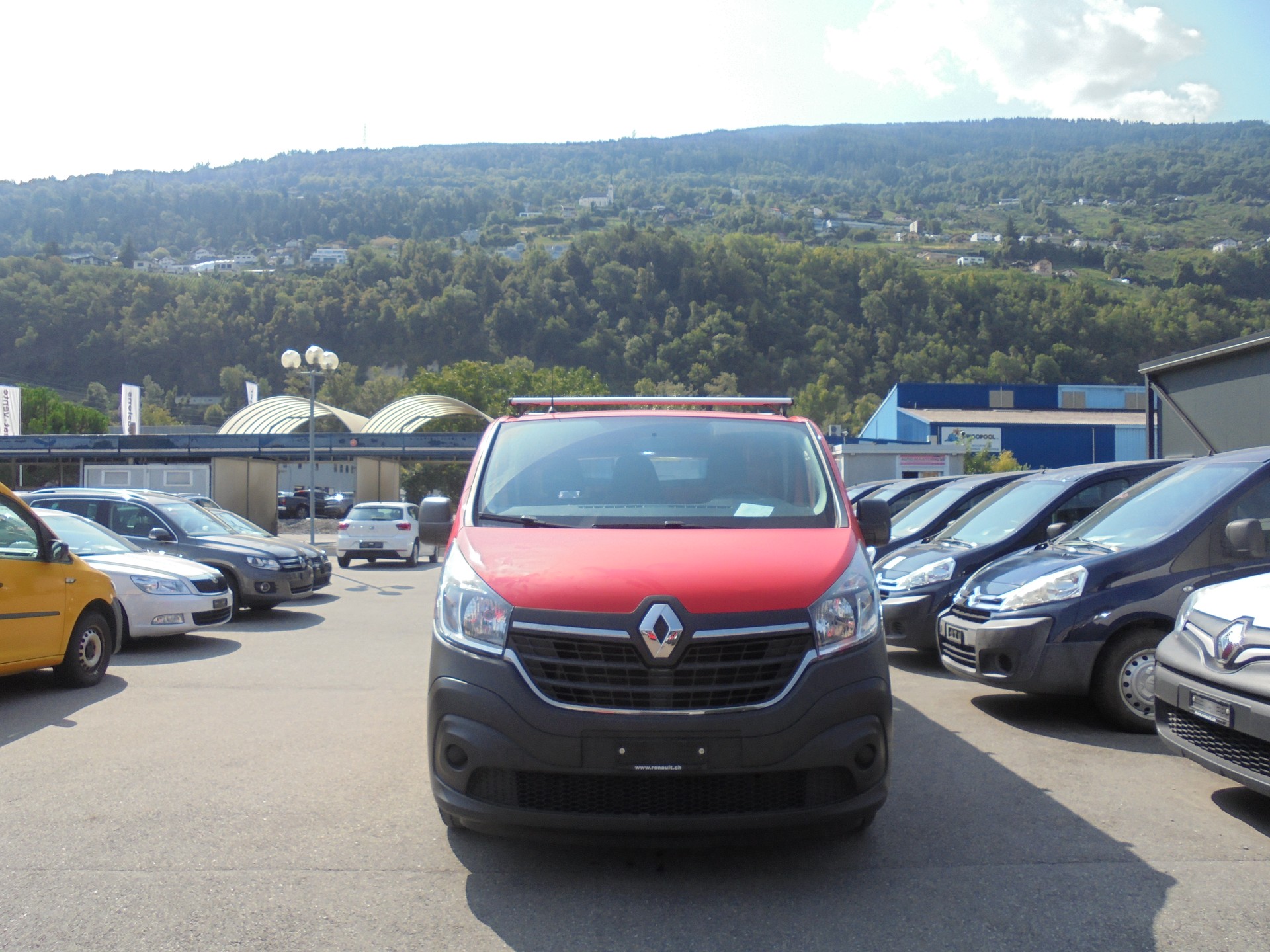RENAULT Trafic 2.0 dCi 120 3.0t Business L1H1-image-2