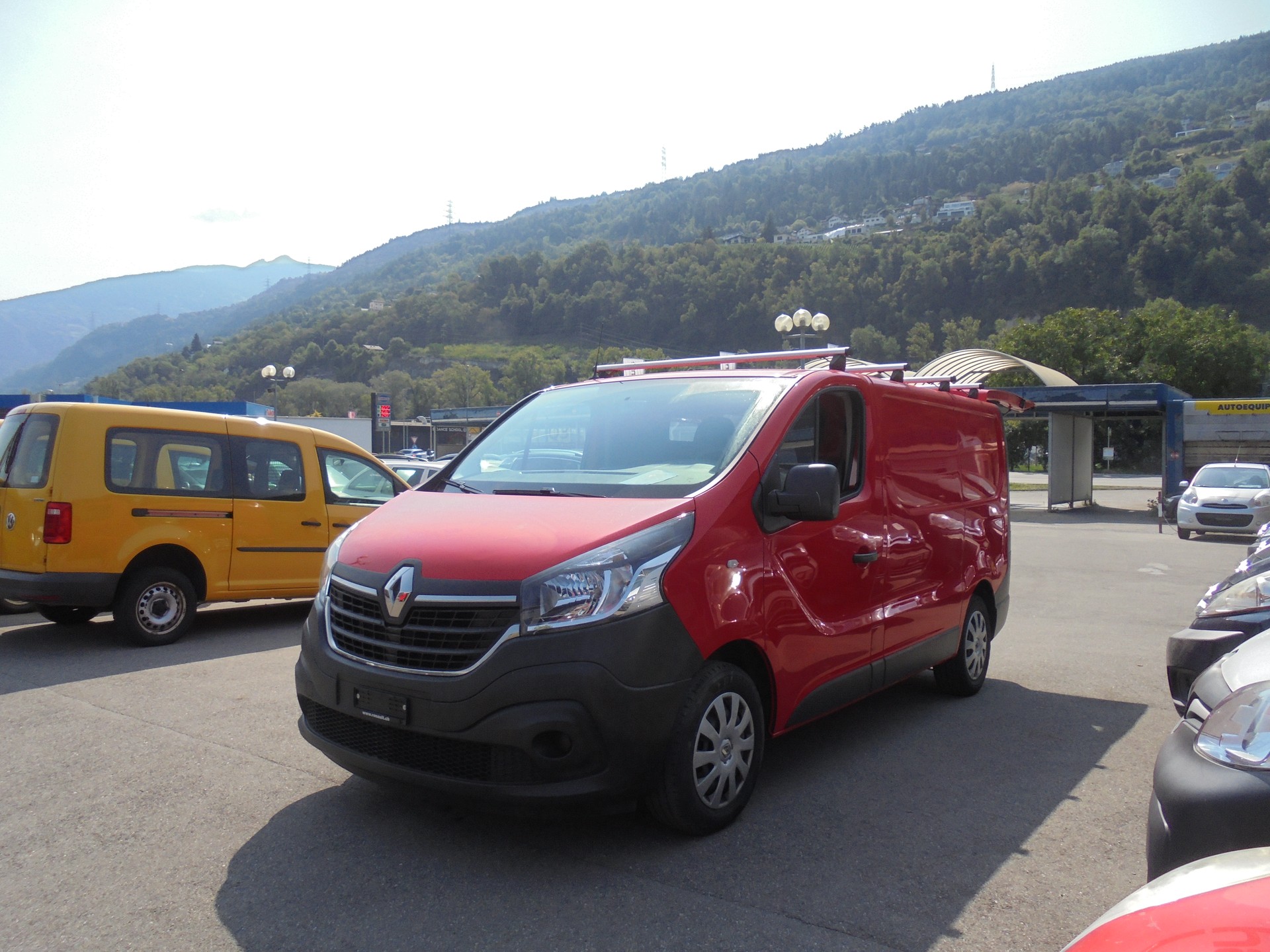 RENAULT Trafic 2.0 dCi 120 3.0t Business L1H1-image-0