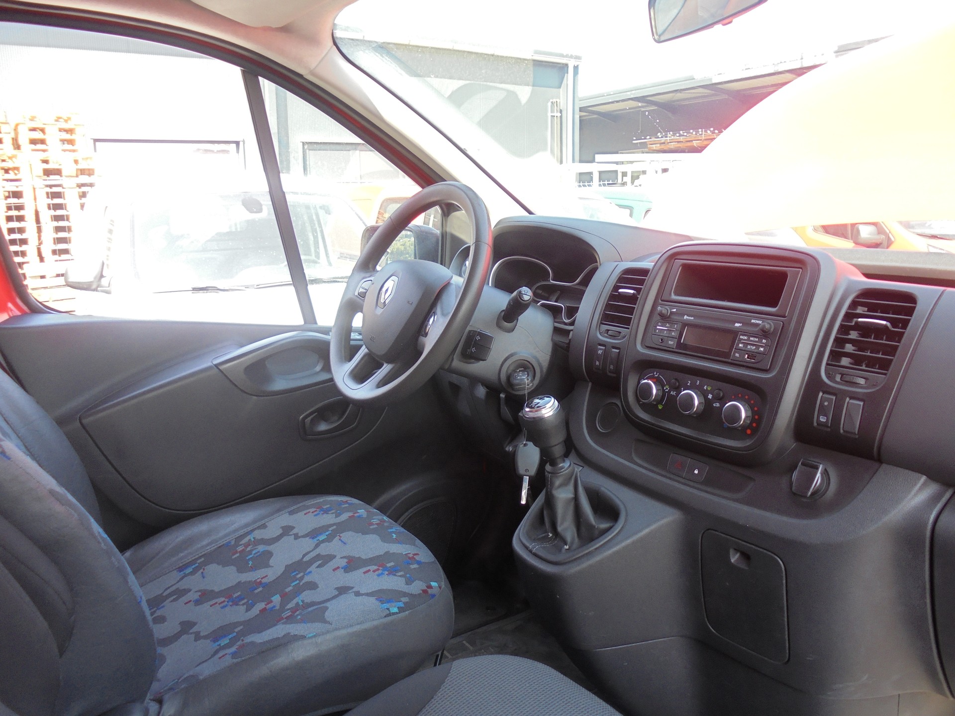 RENAULT Trafic 2.0 dCi 120 3.0t Business L1H1-image-10