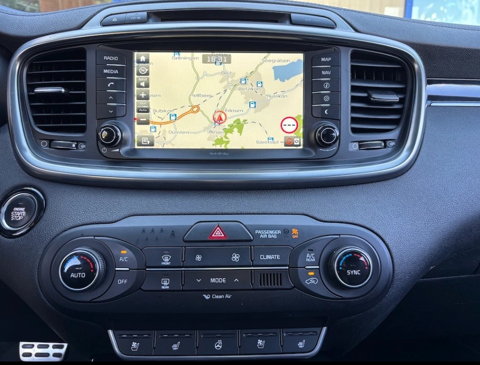 KIA 2.2 CRDi Style 7P-image-4