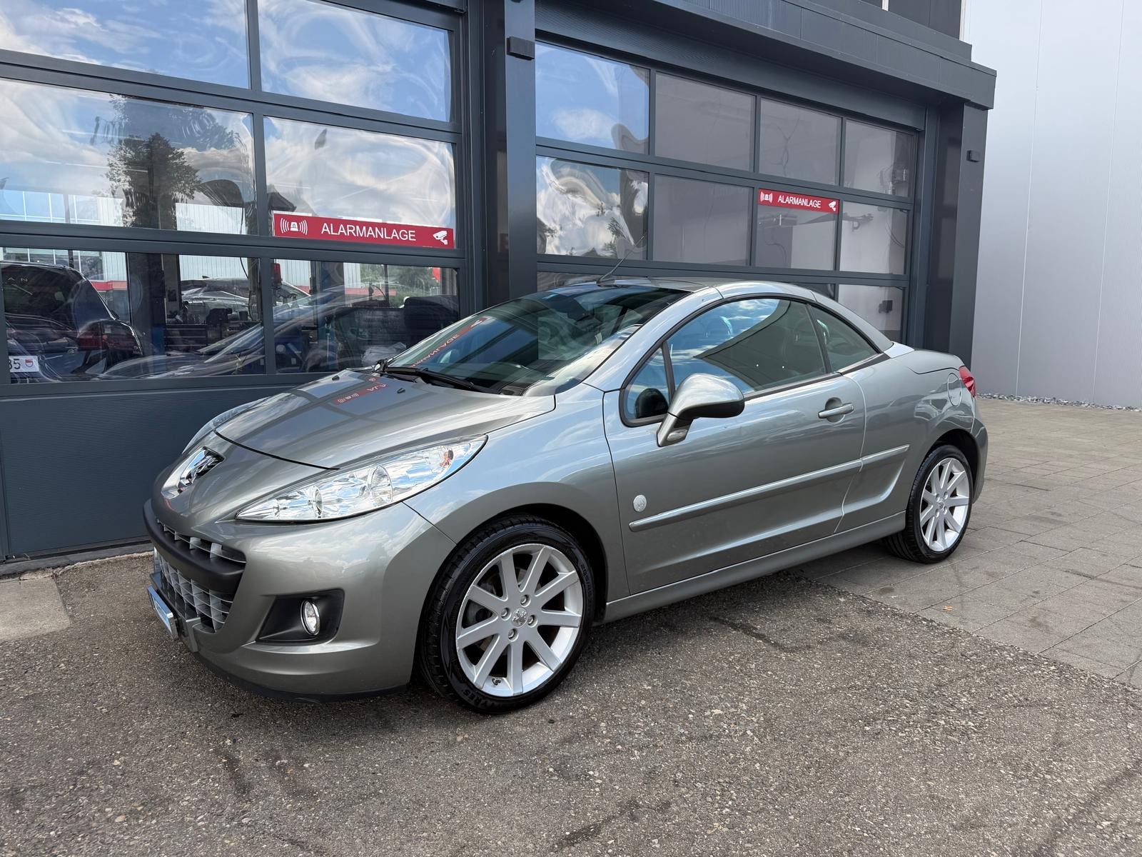 PEUGEOT 207 CC 1.6 16V Roland Garros Automatic-image-2
